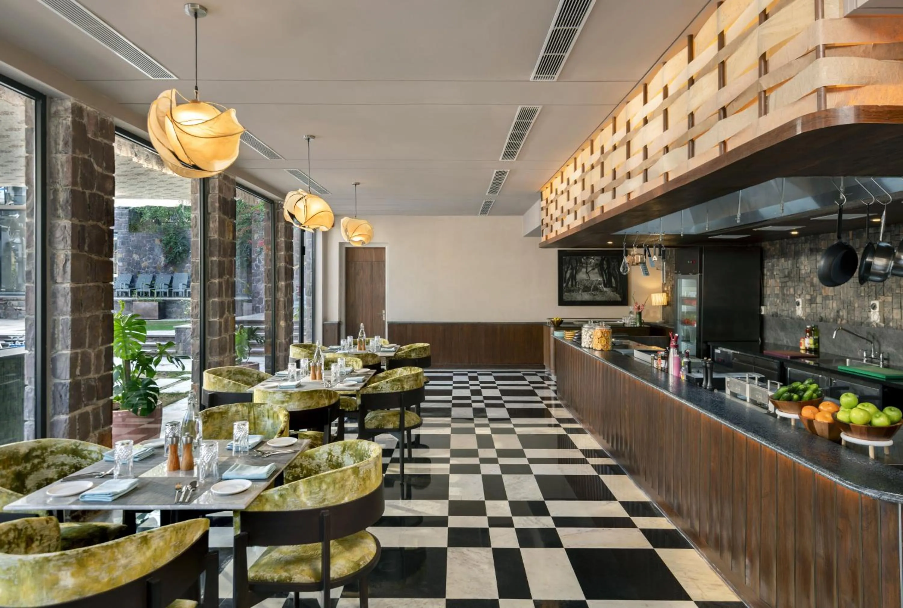 Restaurant/places to eat in Taj Sawai,Ranthambore