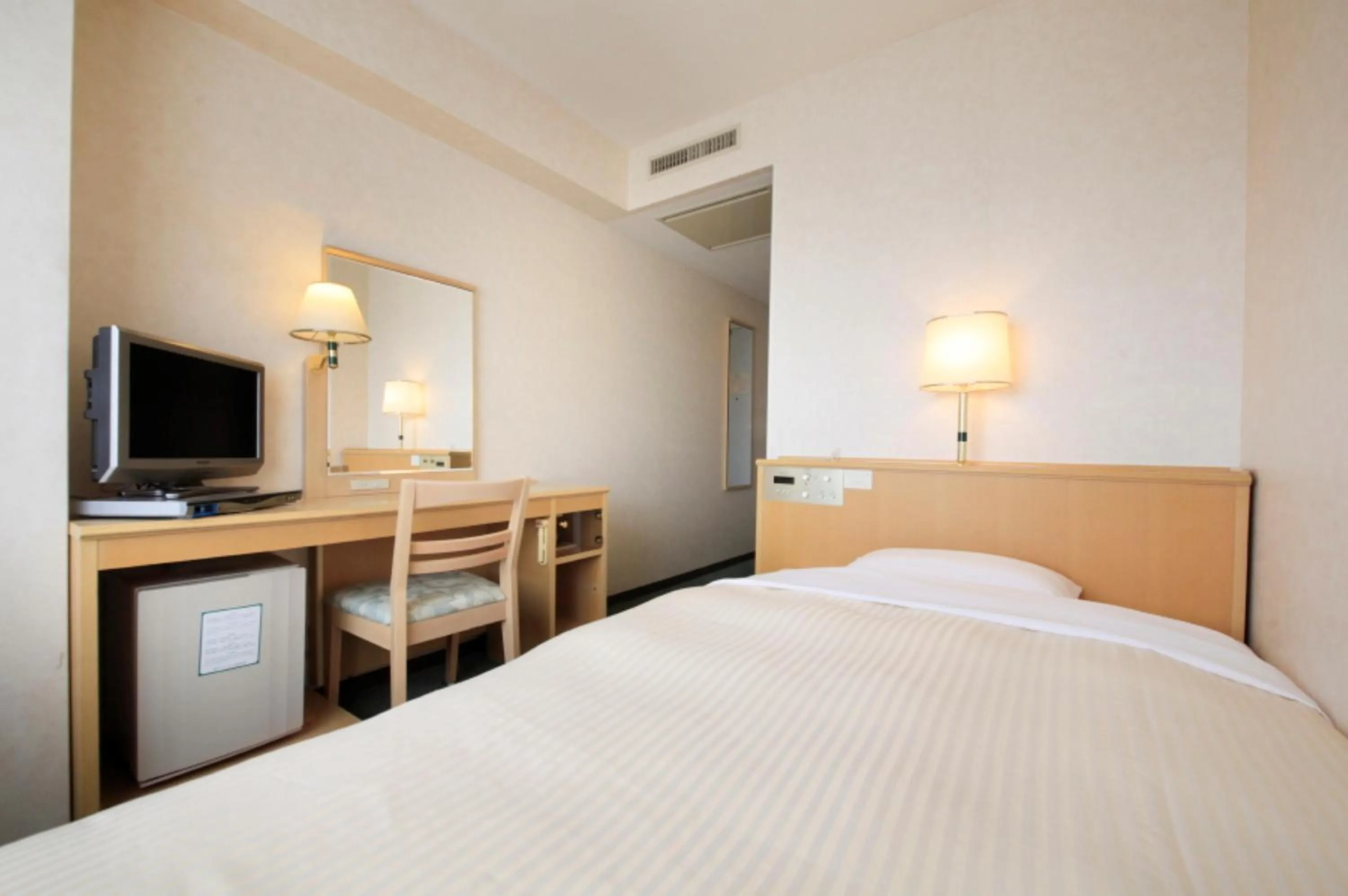 Photo of the whole room, Bed in Kofu Washington Hotel Plaza
