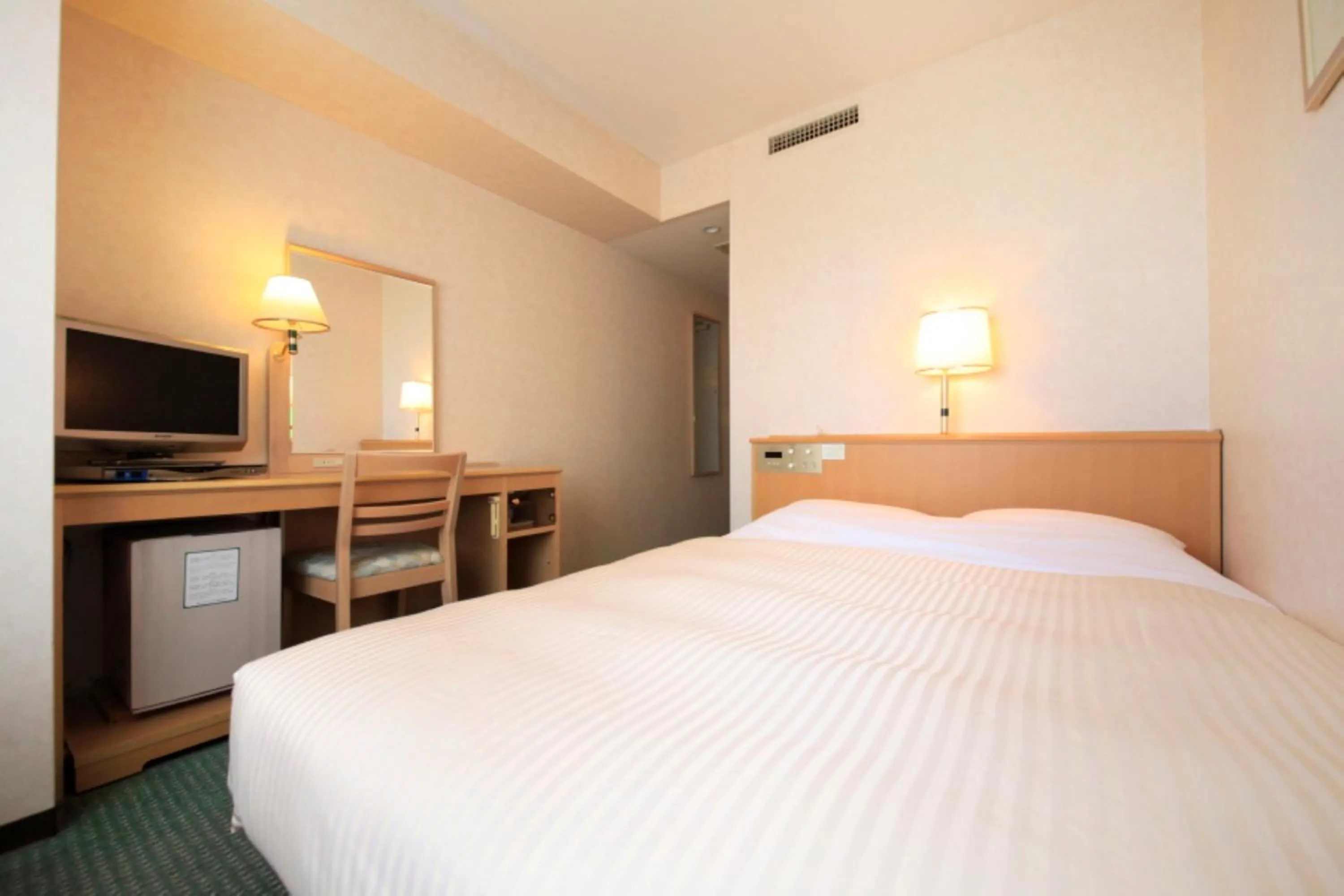 Photo of the whole room, Bed in Kofu Washington Hotel Plaza