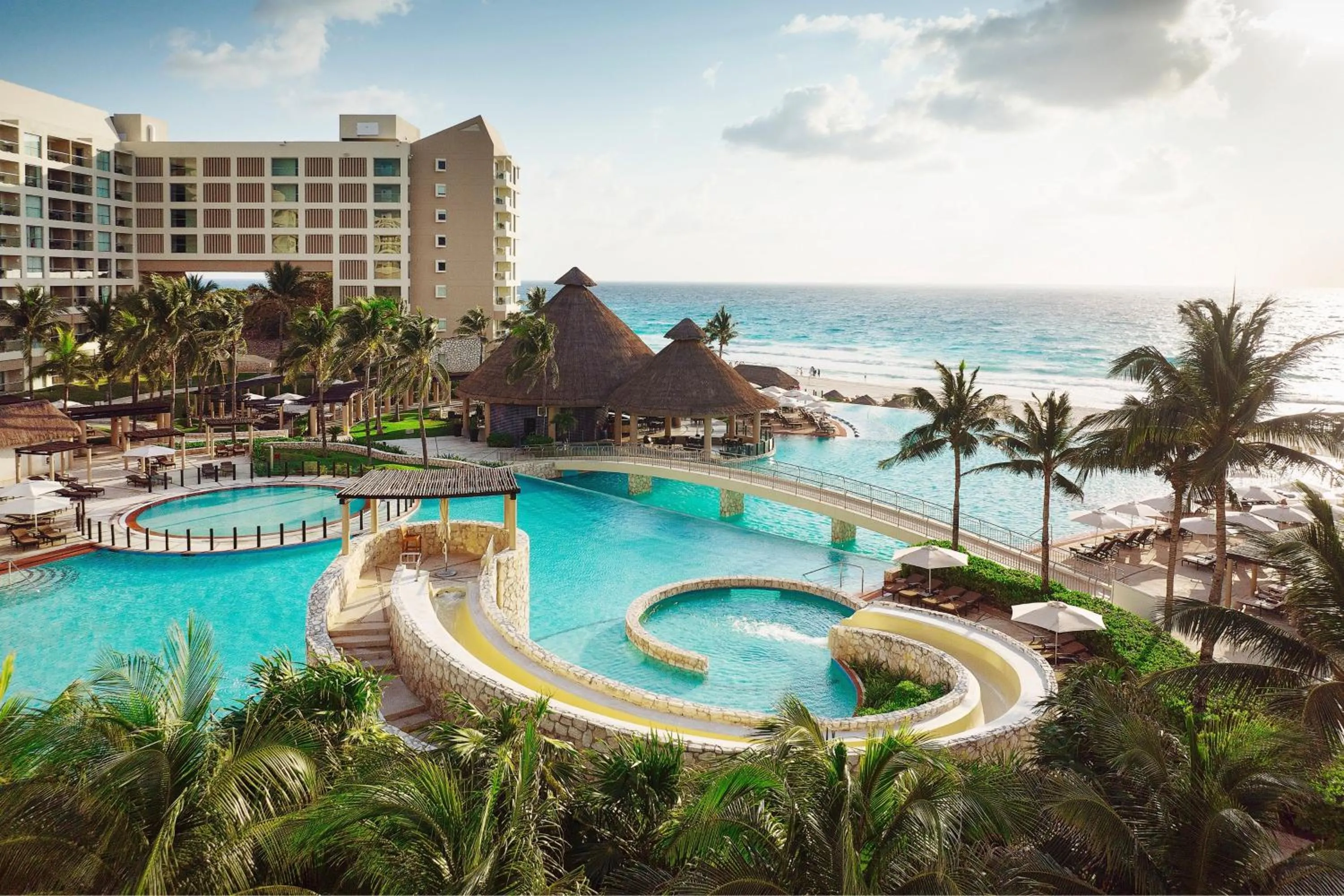 Swimming pool in The Westin Lagunamar Ocean Resort Villas & Spa Cancun