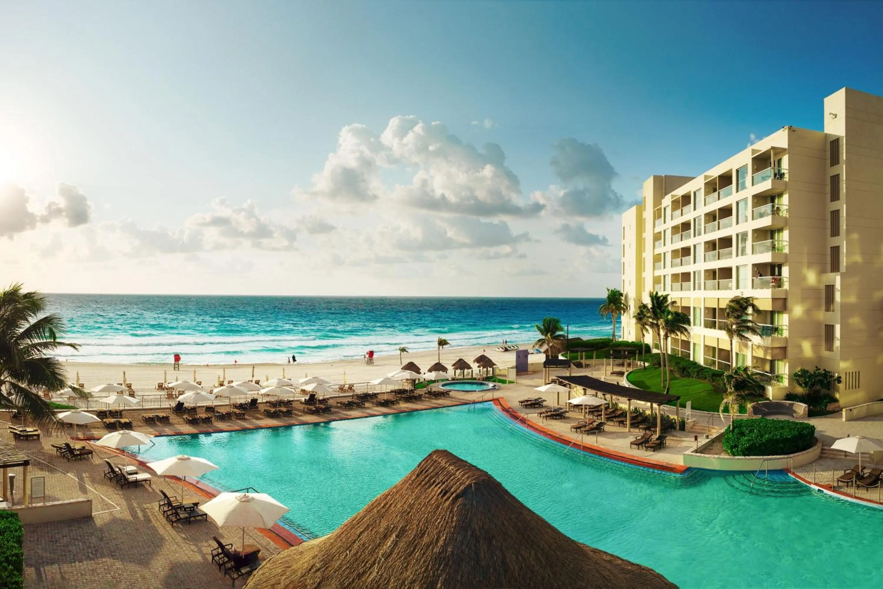 Swimming pool in The Westin Lagunamar Ocean Resort Villas & Spa Cancun