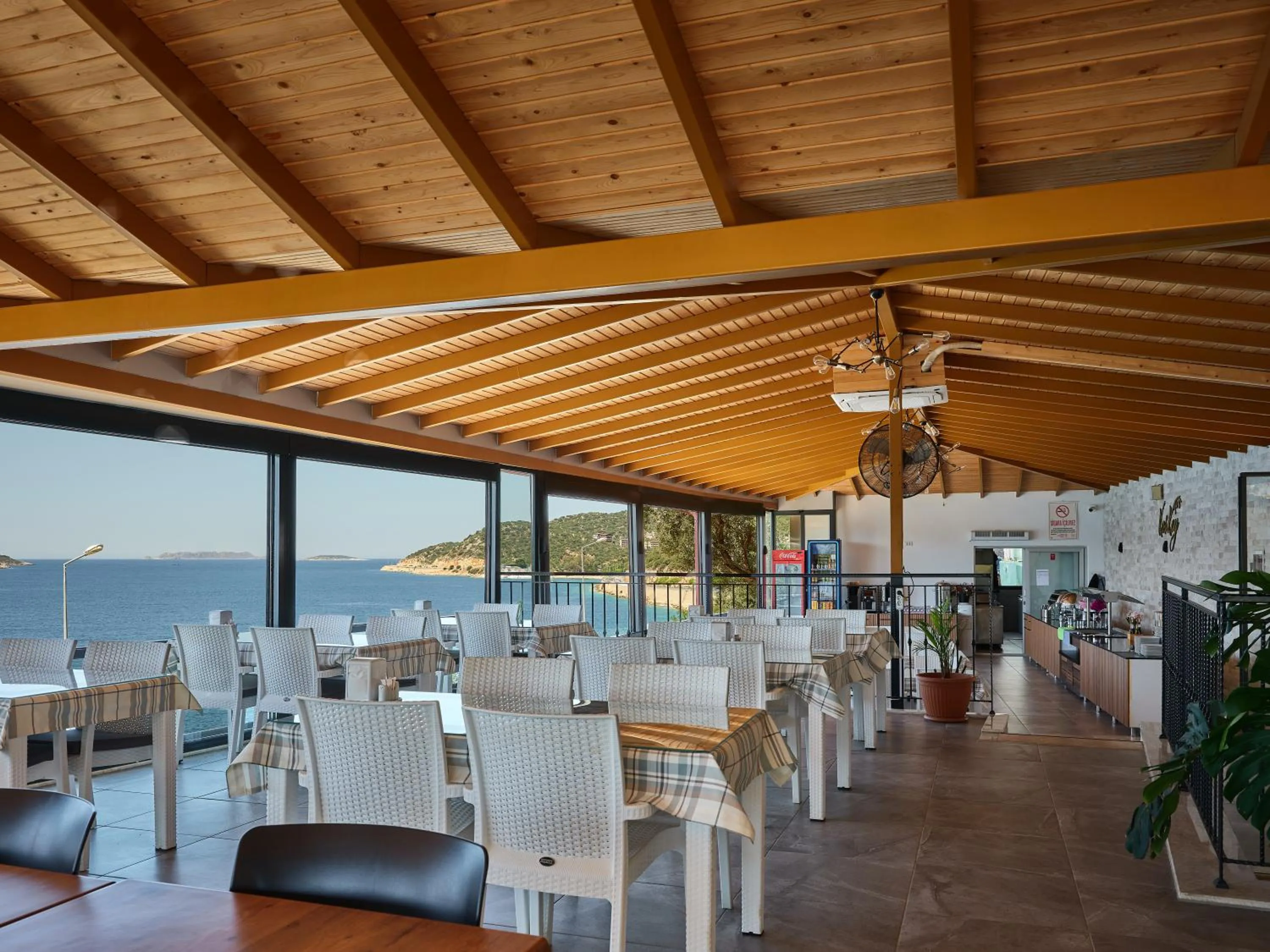 Restaurant/places to eat in Kaş Köy Hotel