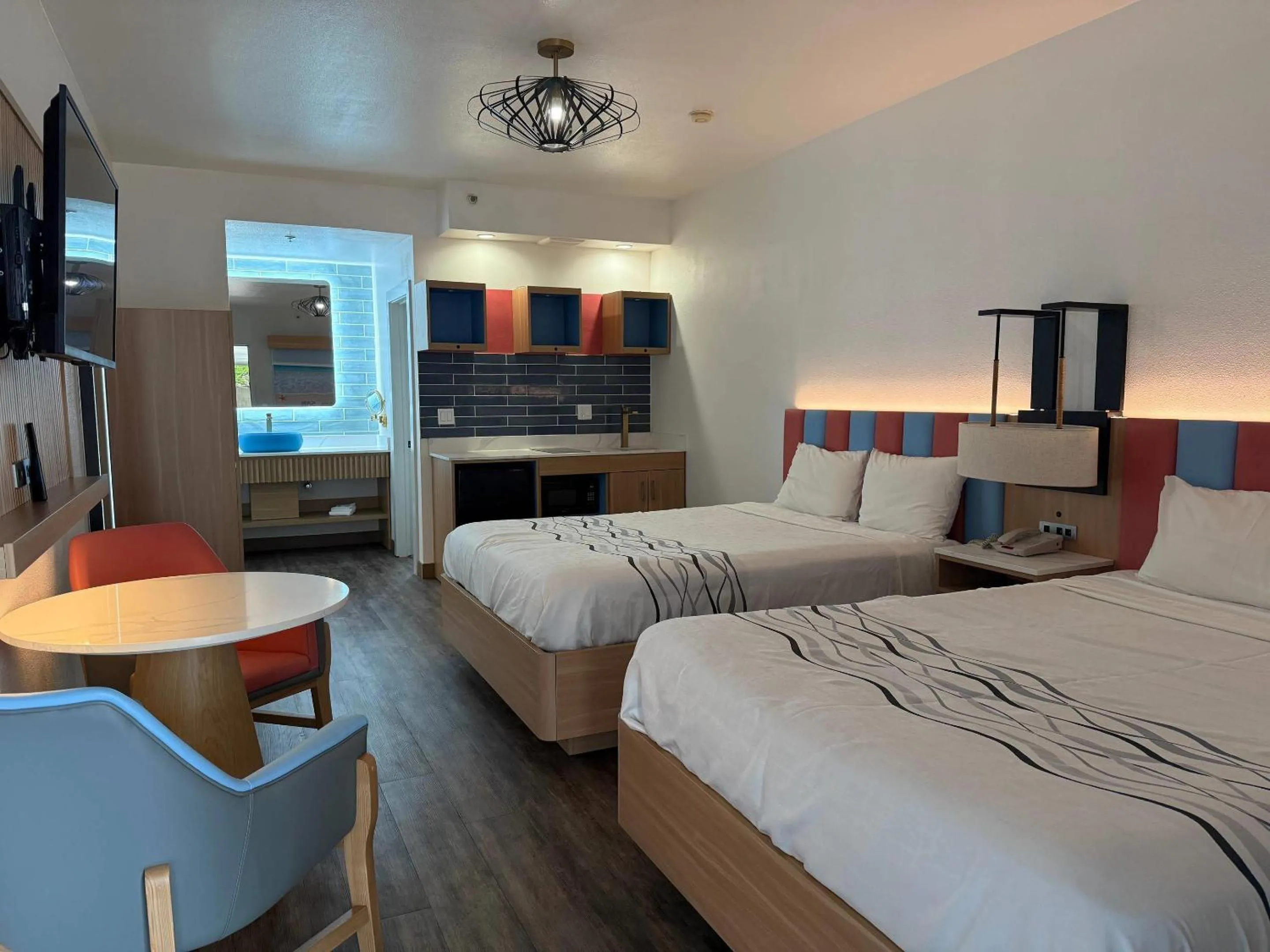 Bedroom, Bed in Rodeway Inn Encinitas North