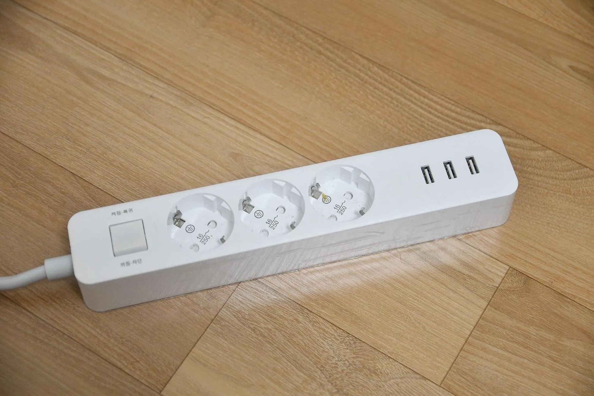 Decorative detail in Dolma Hongdae