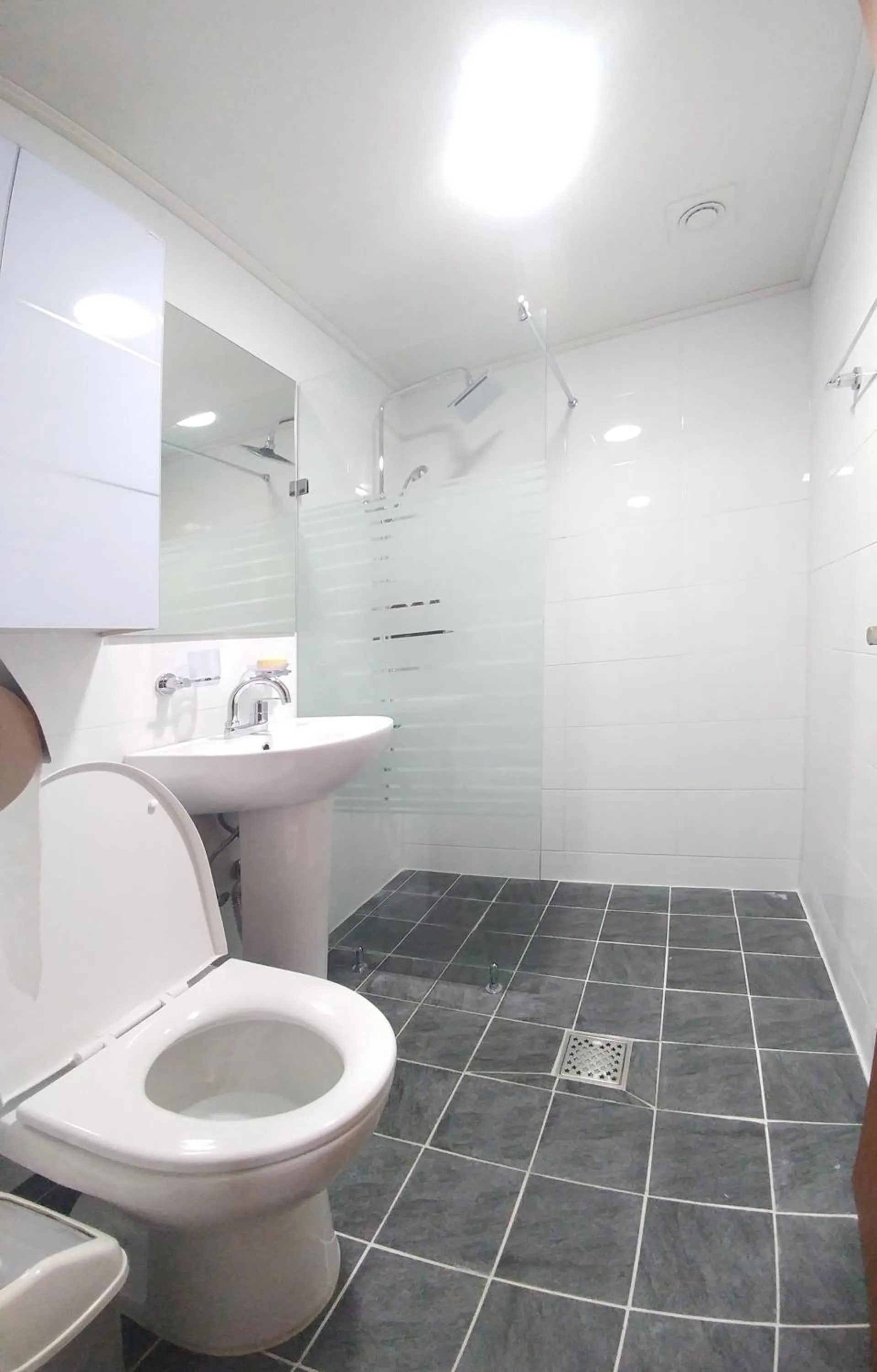 Shower in Dolma Hongdae