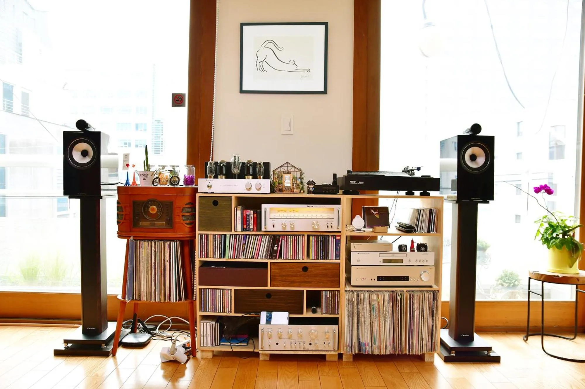 Communal lounge/ TV room in Dolma Hongdae