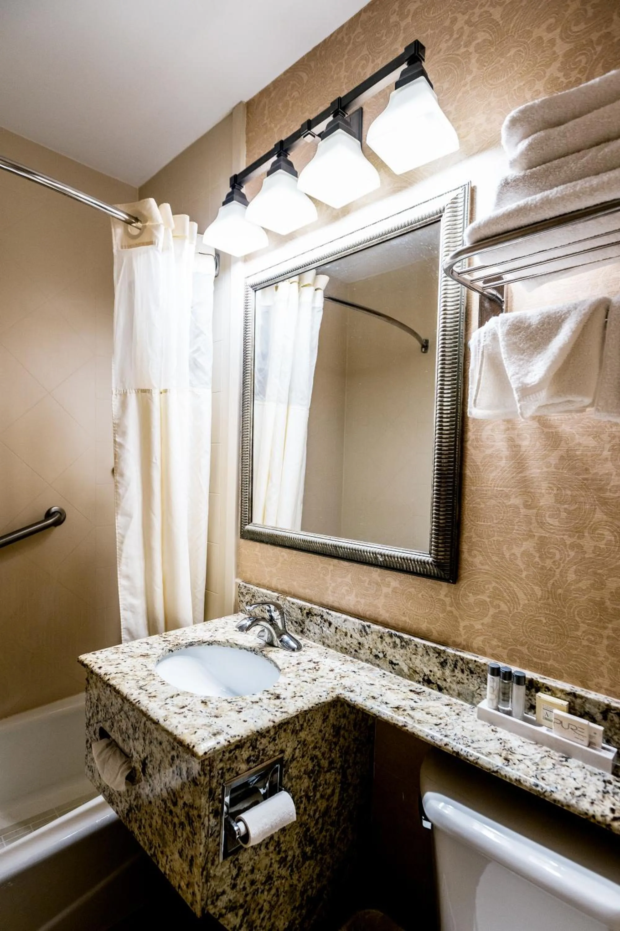 Bathroom in Anchor Inn