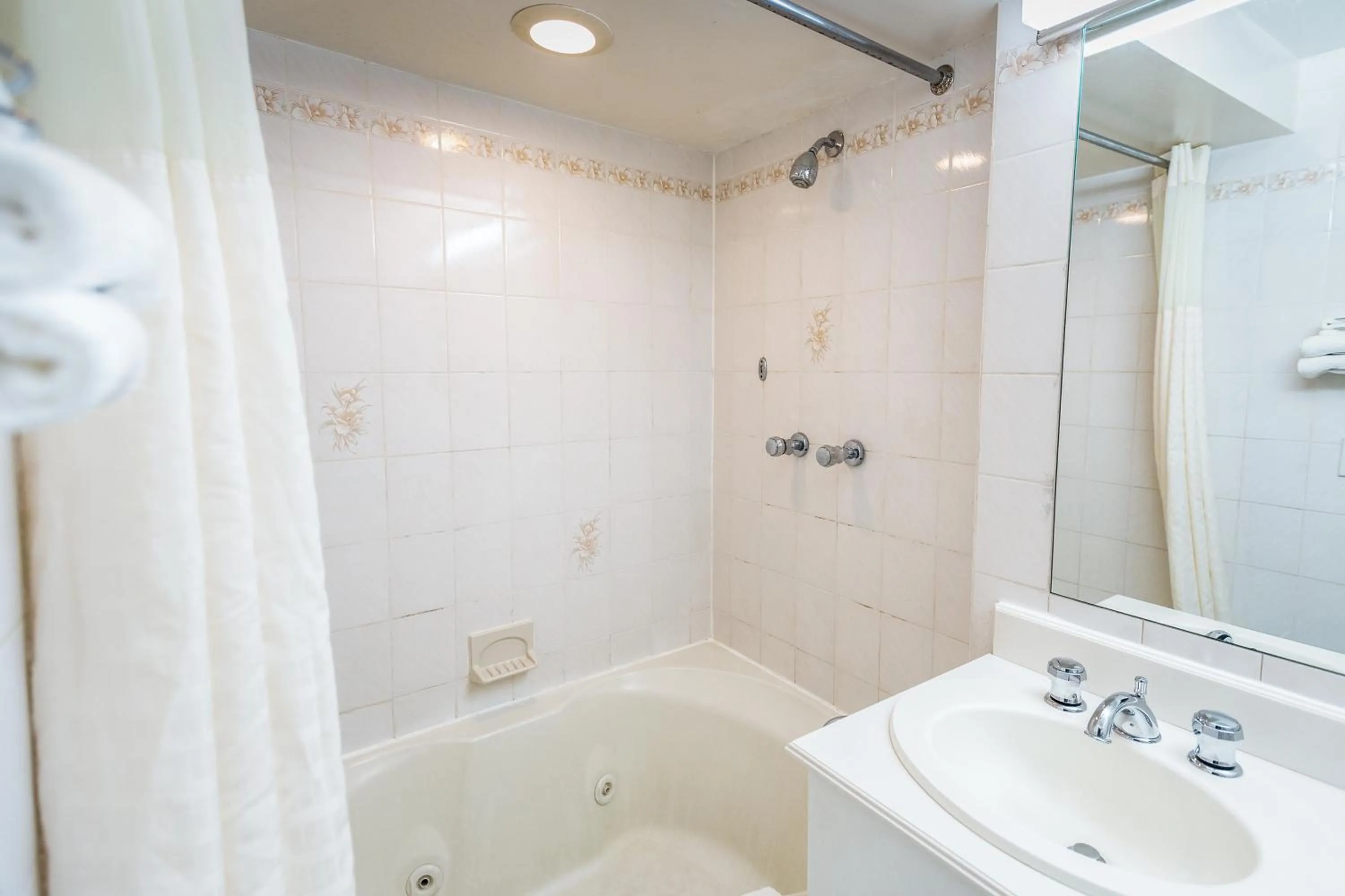 Bathroom in Anchor Inn