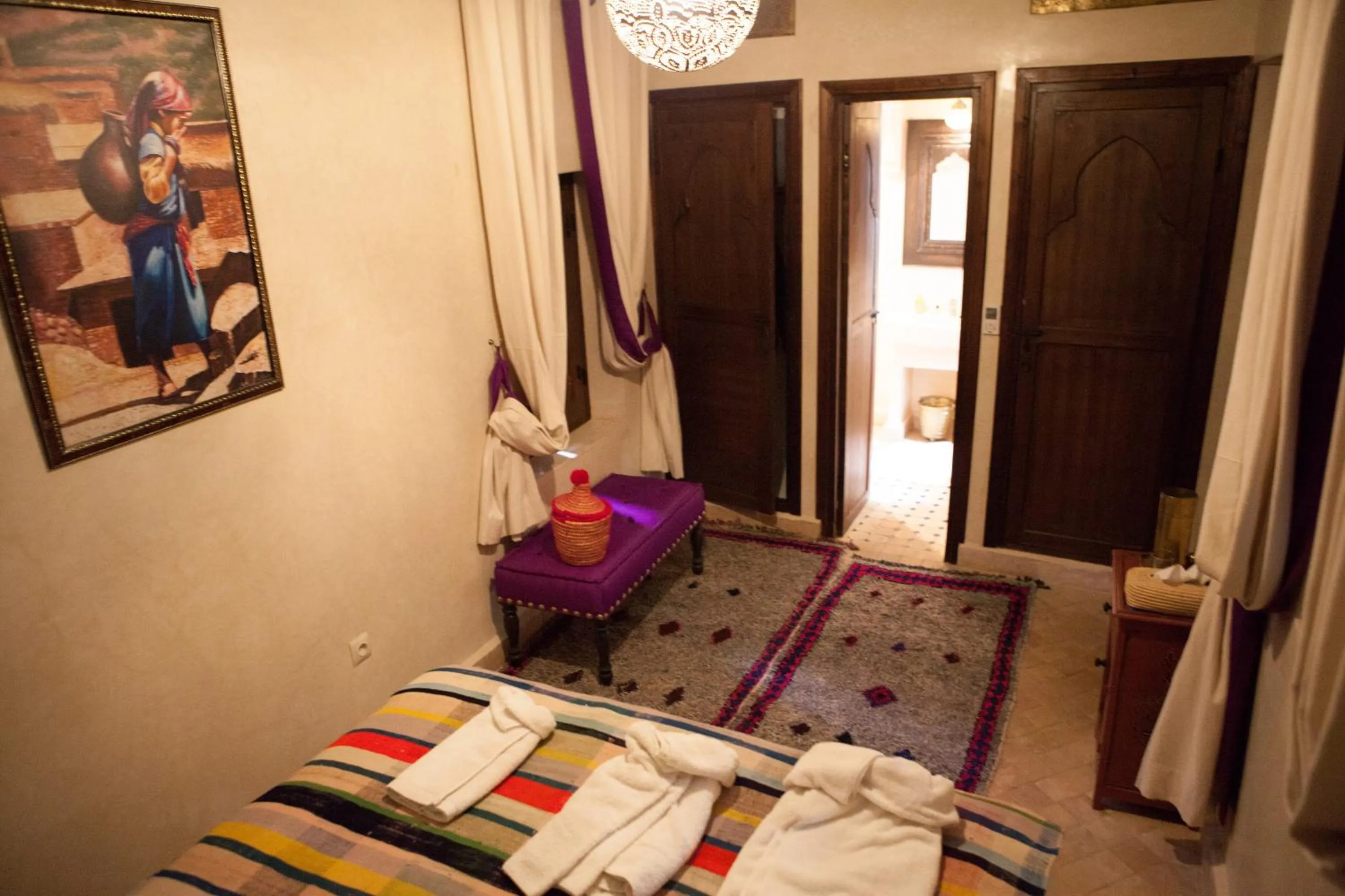 Photo of the whole room, Bed in Riad Achwaq
