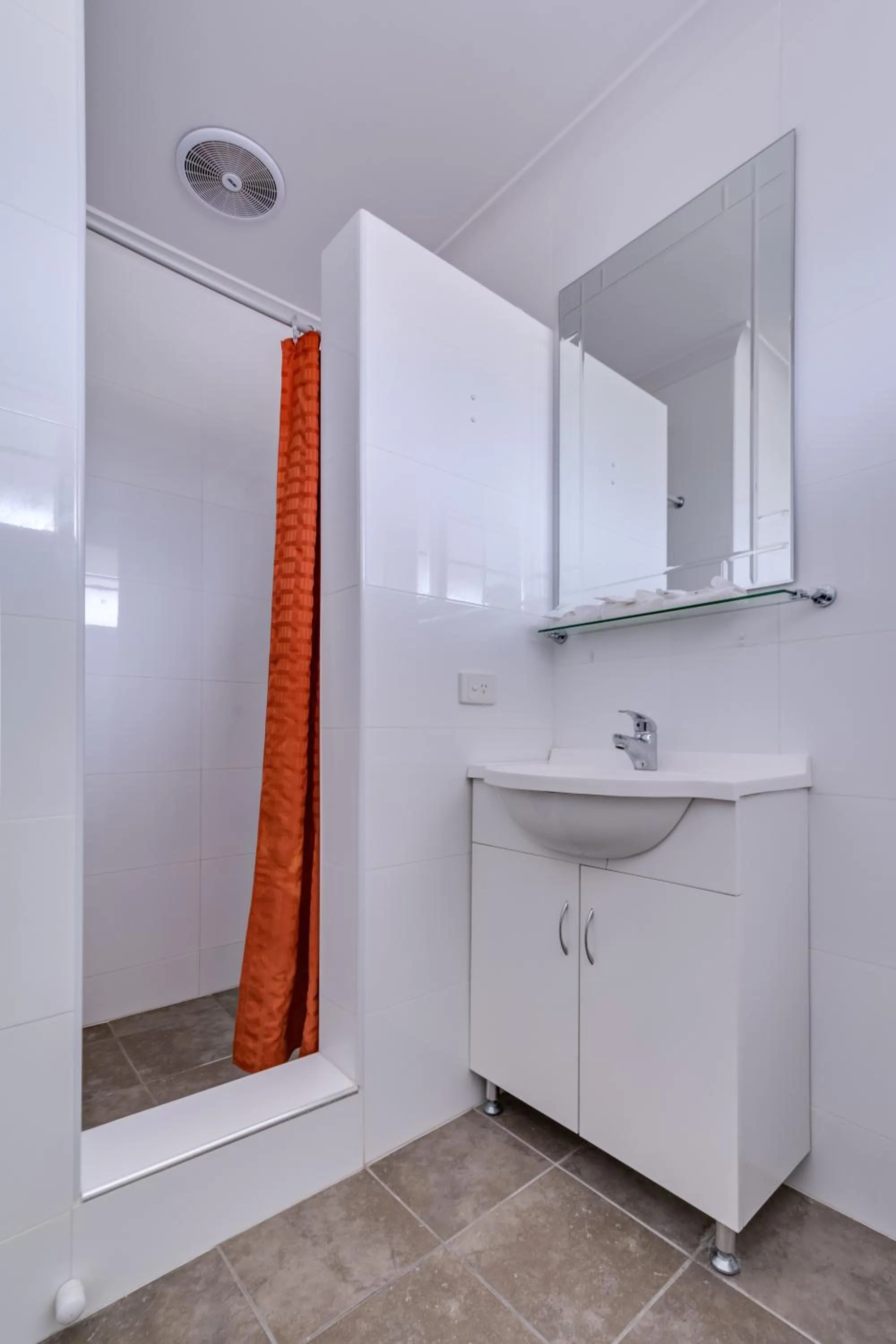 Shower in ibis Styles Albany
