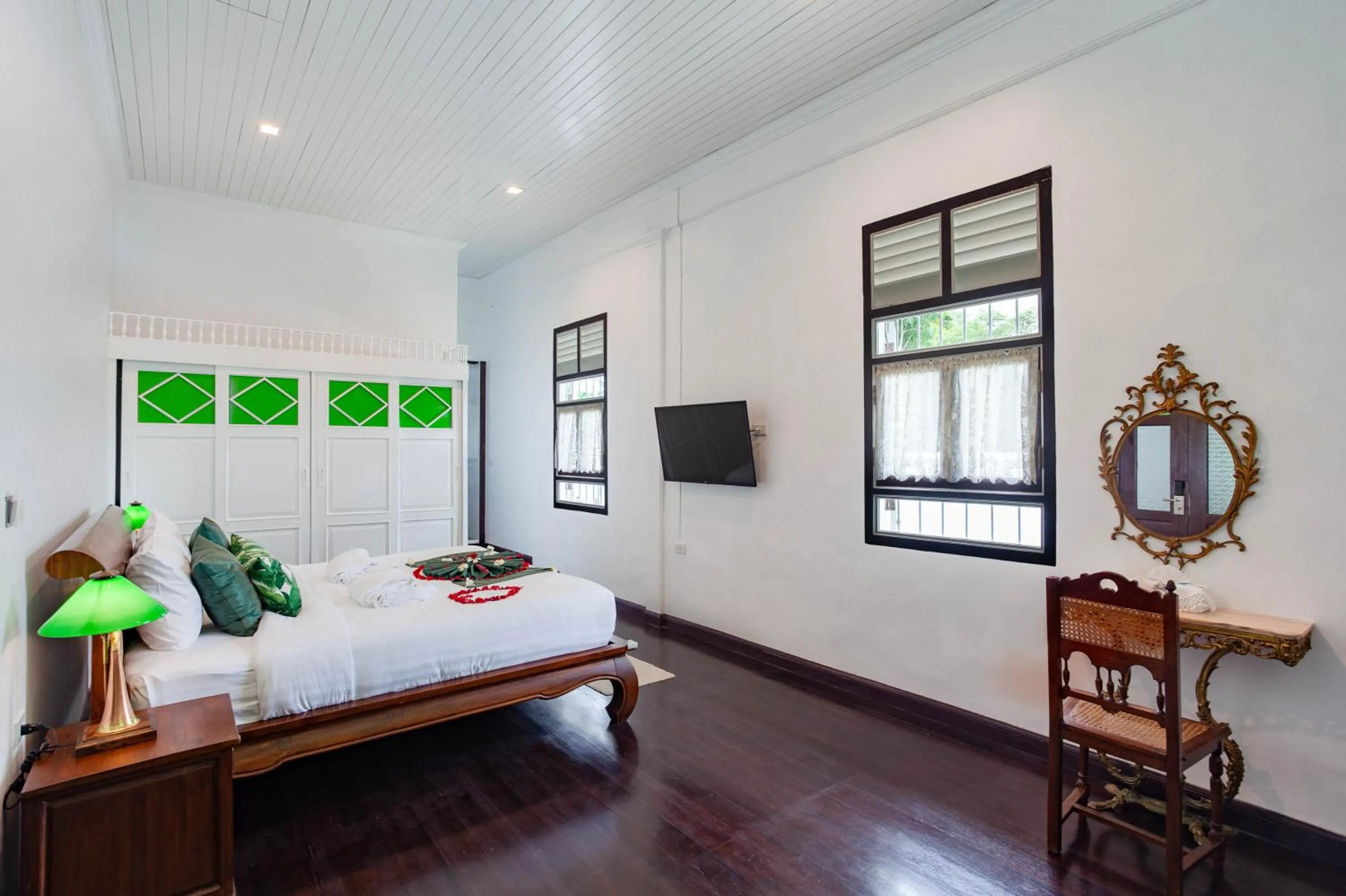 Photo of the whole room in Sound Gallery House - SHA Plus