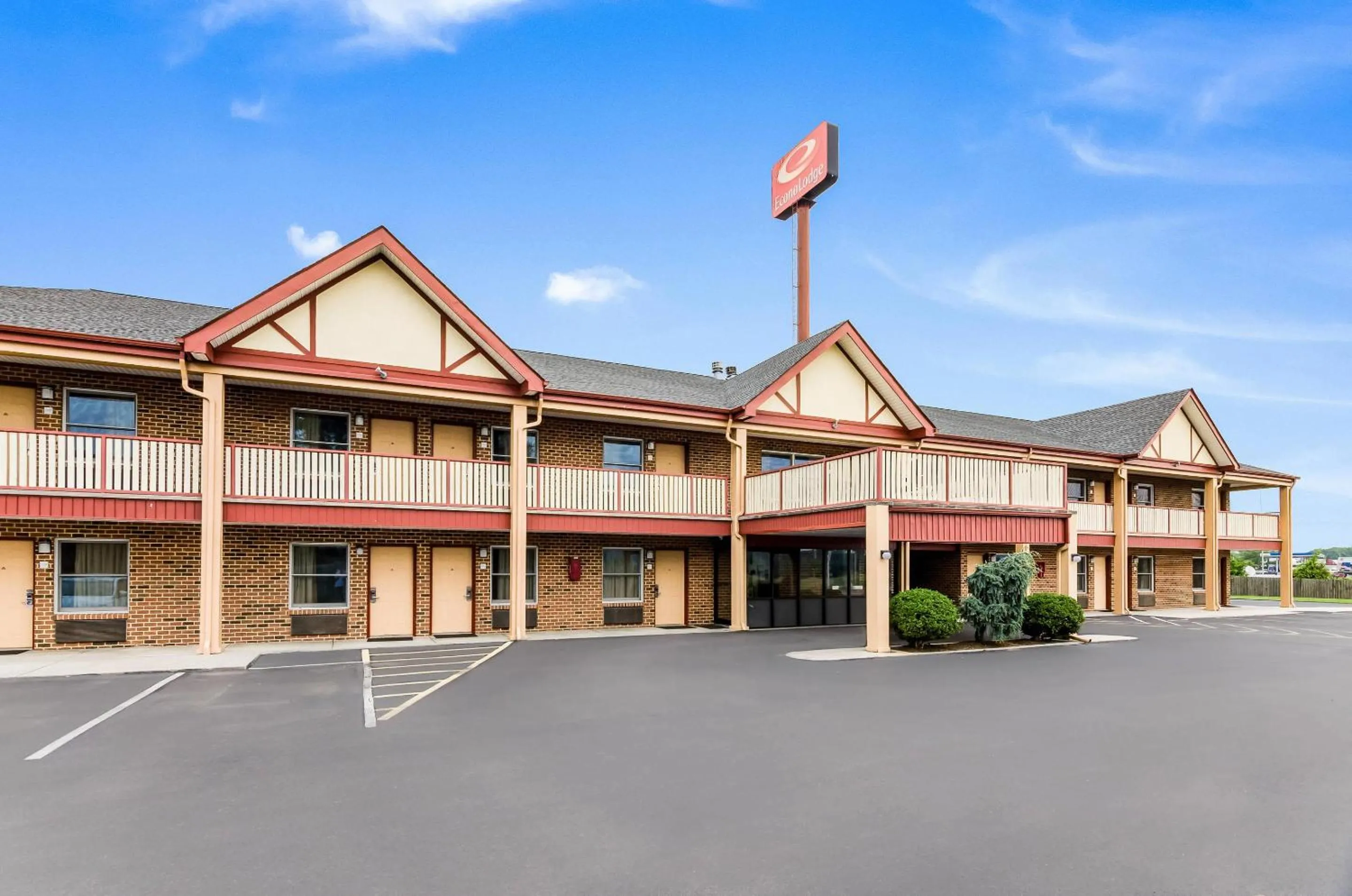 Property building in Econo Lodge Glade Springs I-81