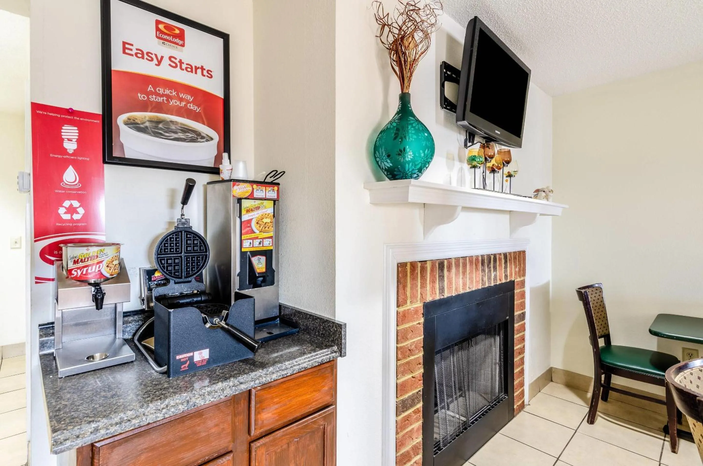 Breakfast in Econo Lodge Glade Springs I-81