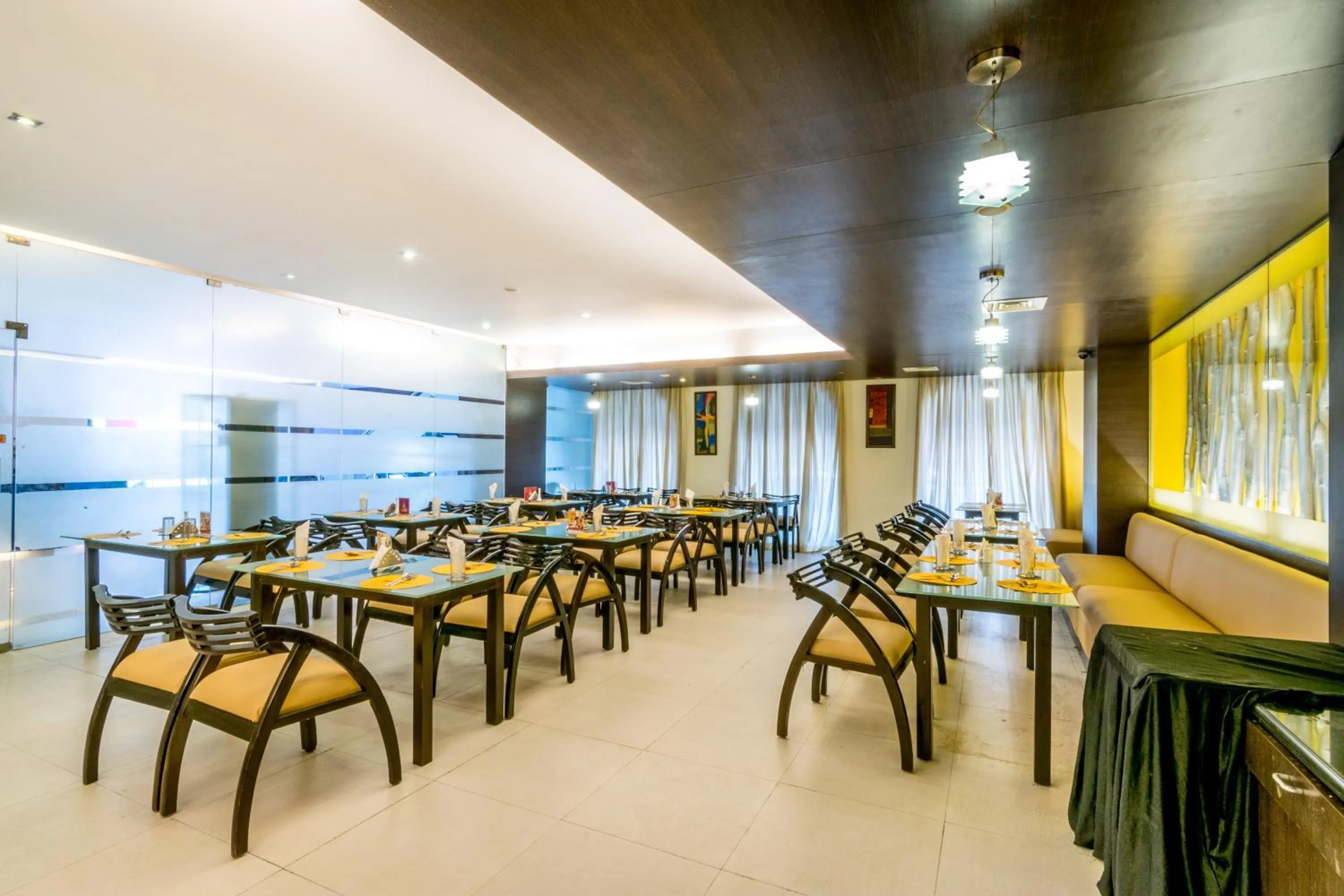 Restaurant/places to eat in Octave Hotel - Double Road