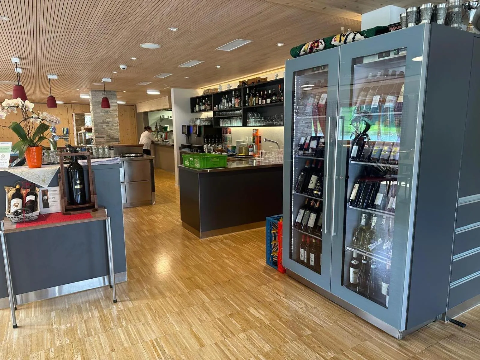 Restaurant/places to eat in Hotel Espen