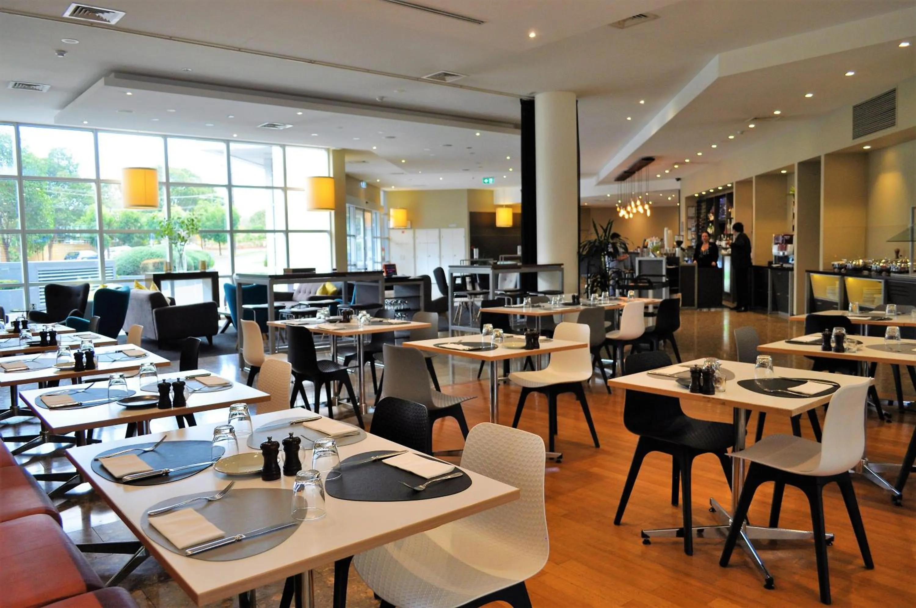 Restaurant/places to eat in ibis Melbourne - Glen Waverley