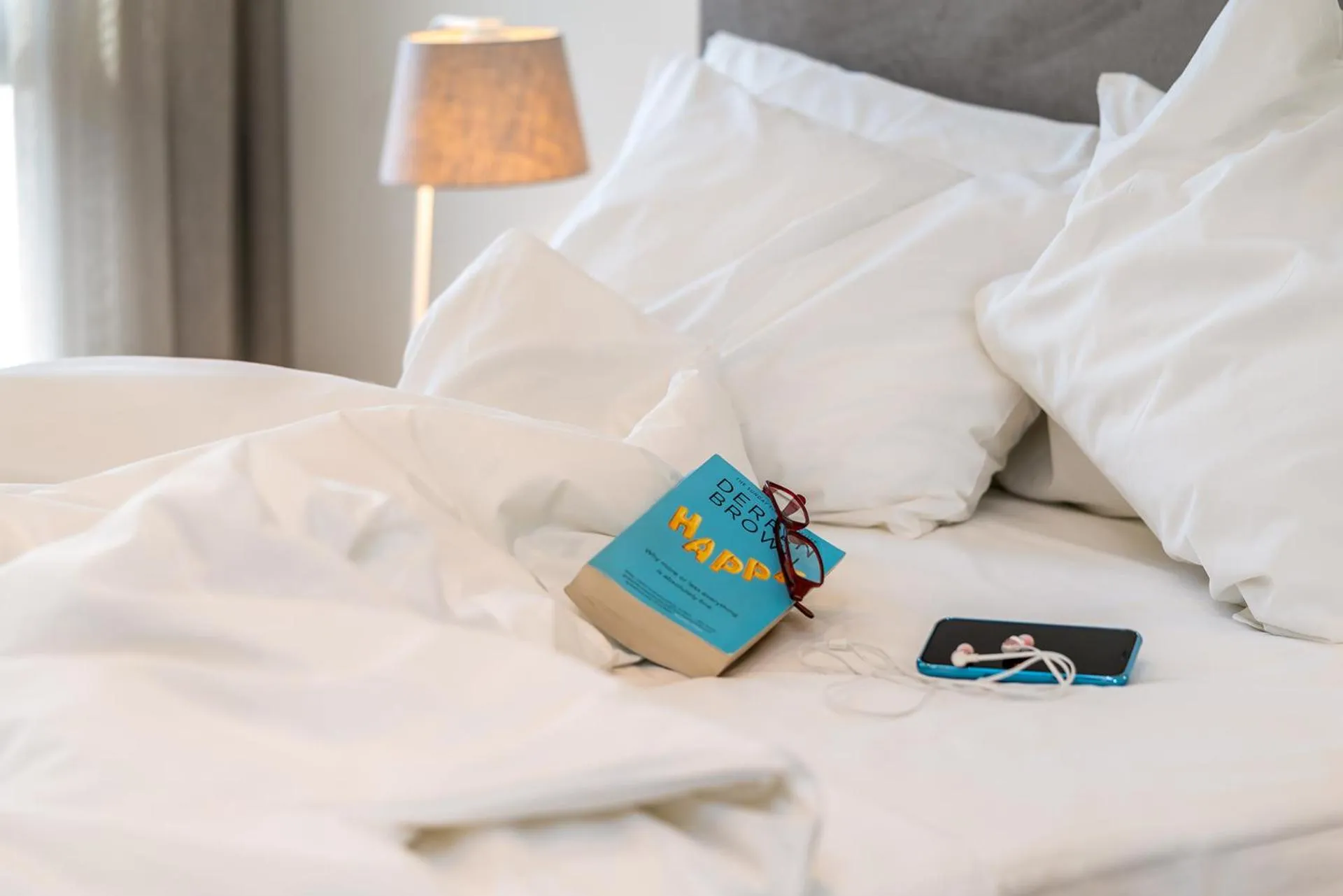 Decorative detail, Bed in Urban Nest - Suites & Apartments