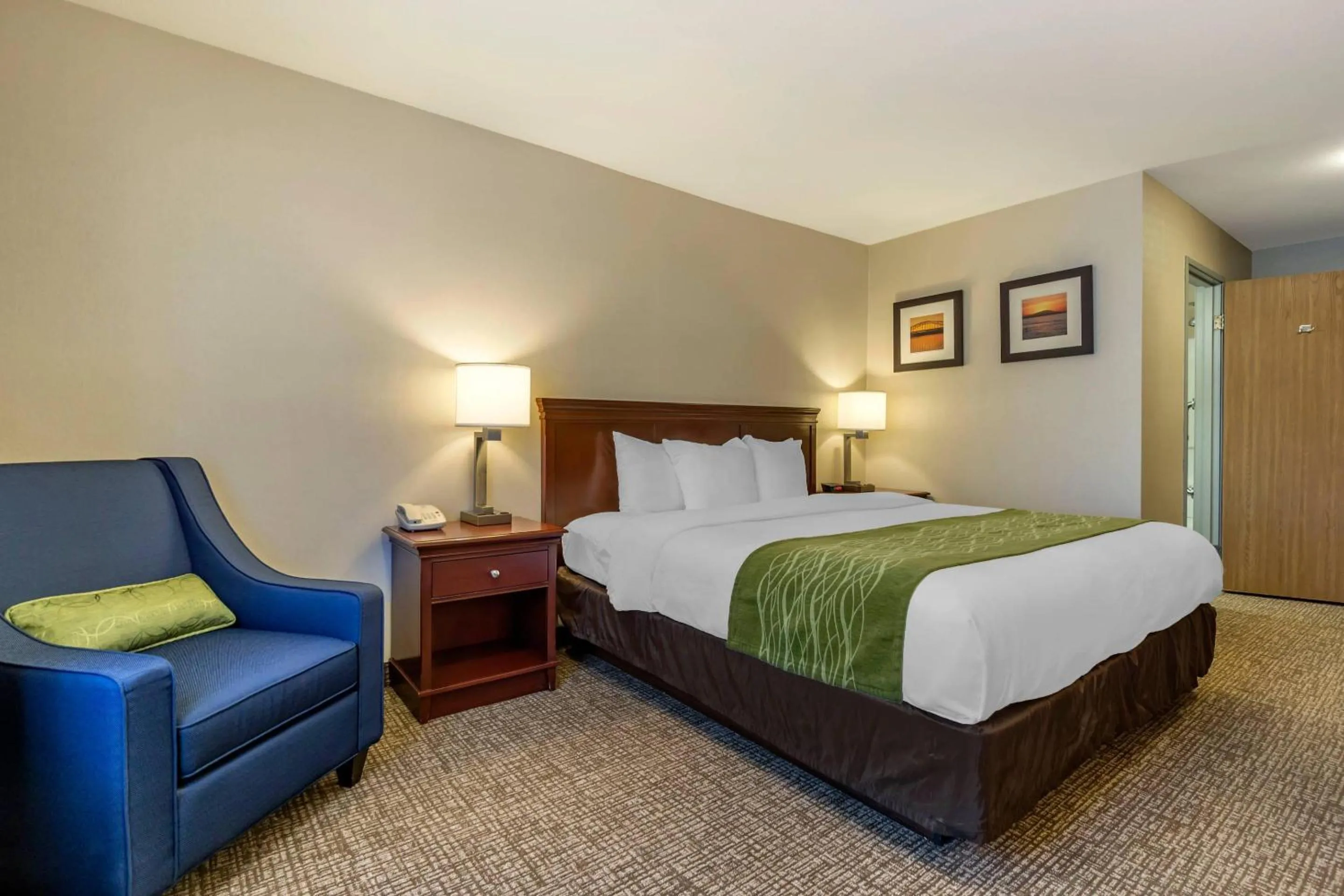 Bedroom, Bed in Comfort Inn Kennewick Richland