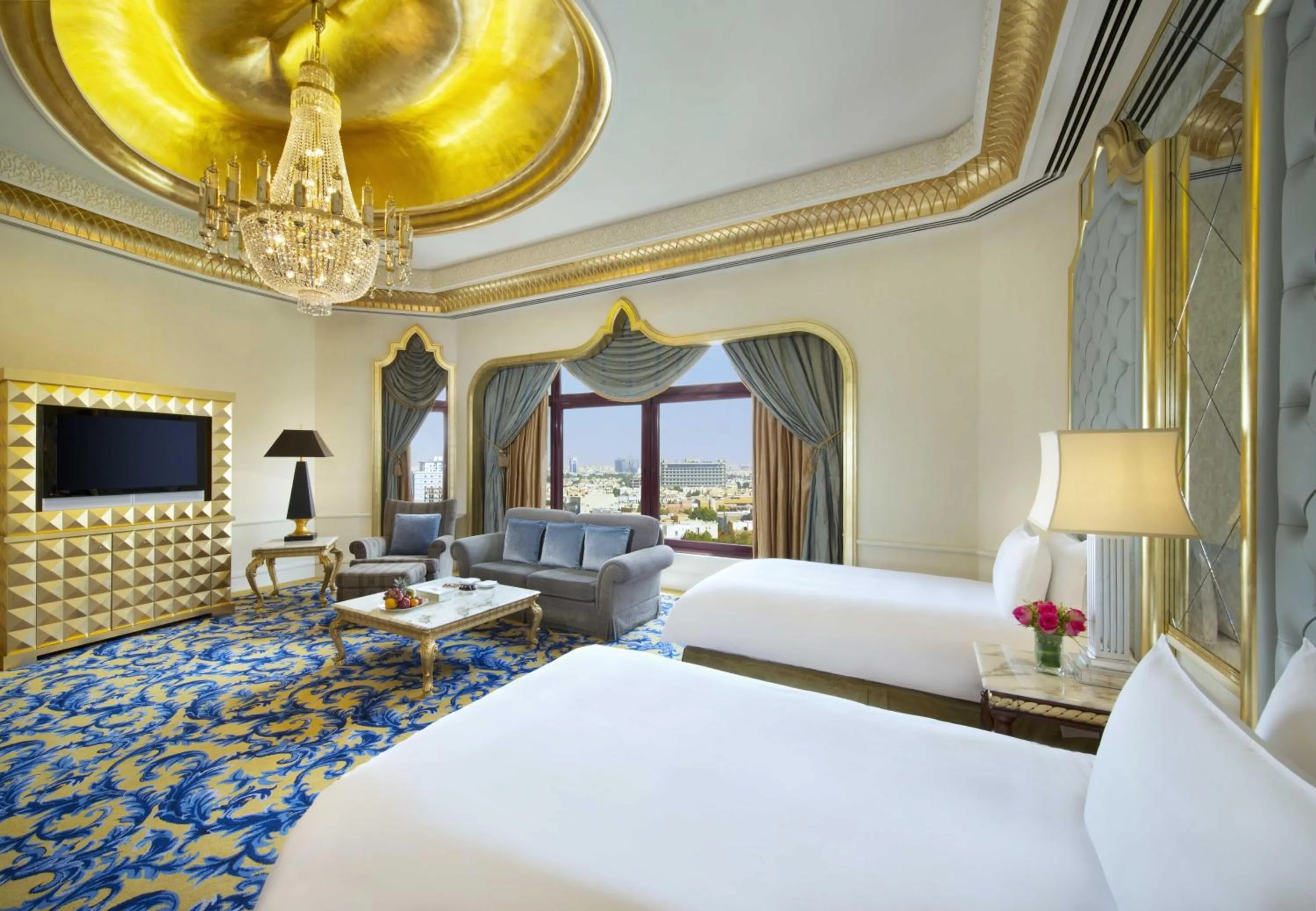 Living room, Bed in Waldorf Astoria Jeddah - Qasr Al Sharq