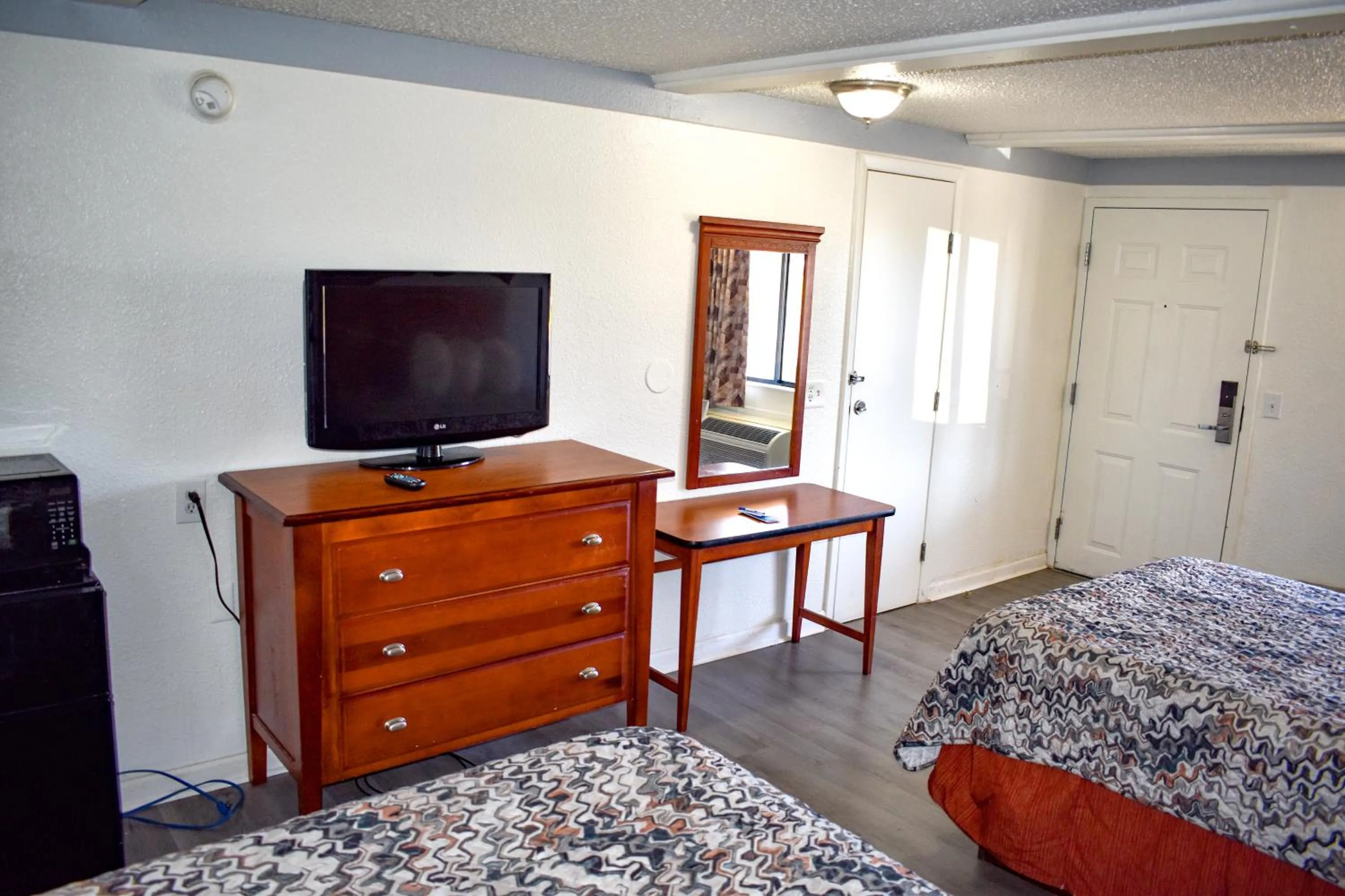 Bed in Rodeway Inn Auburn Hills - Detroit