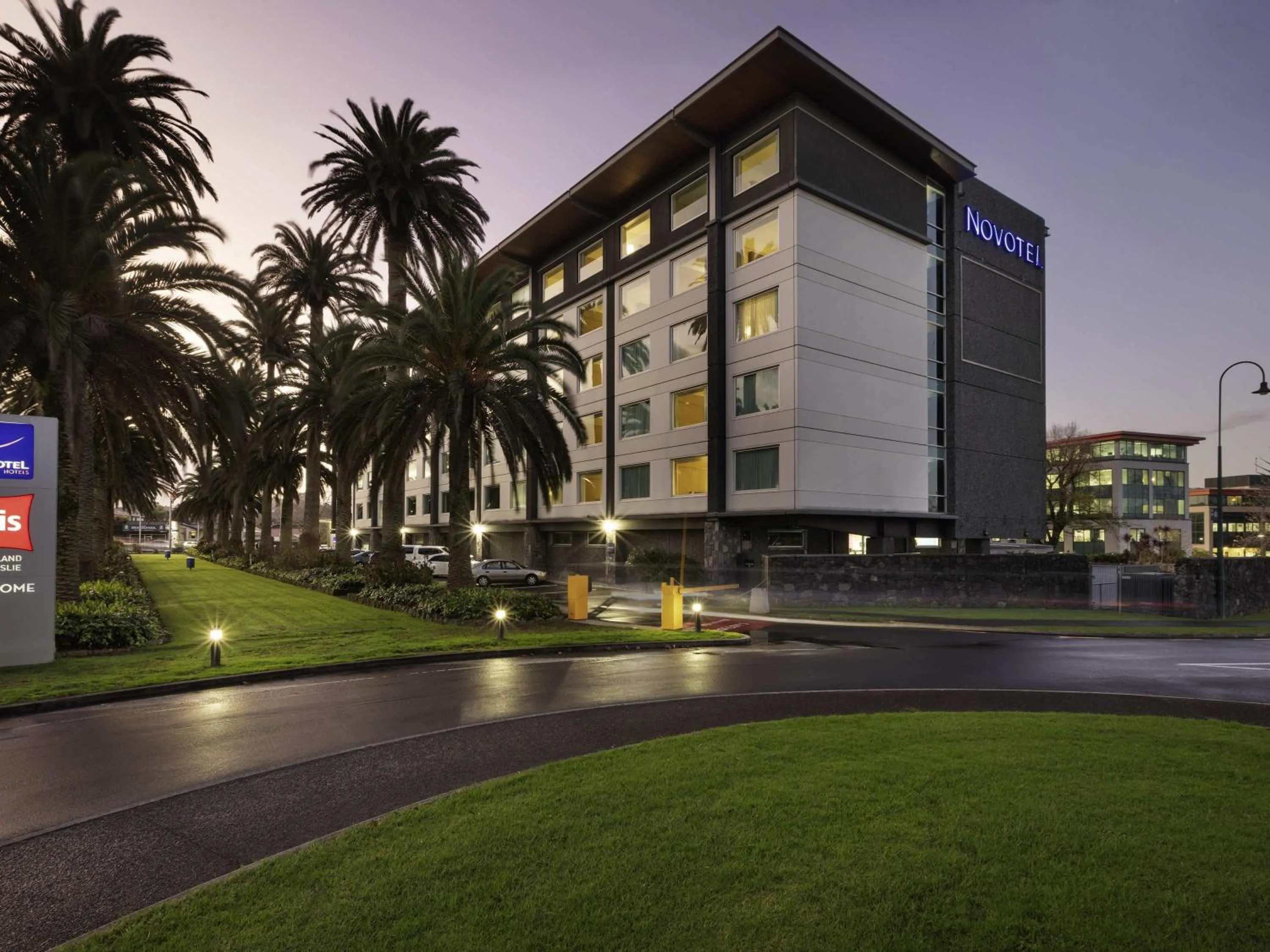 Property building in ibis Auckland Ellerslie