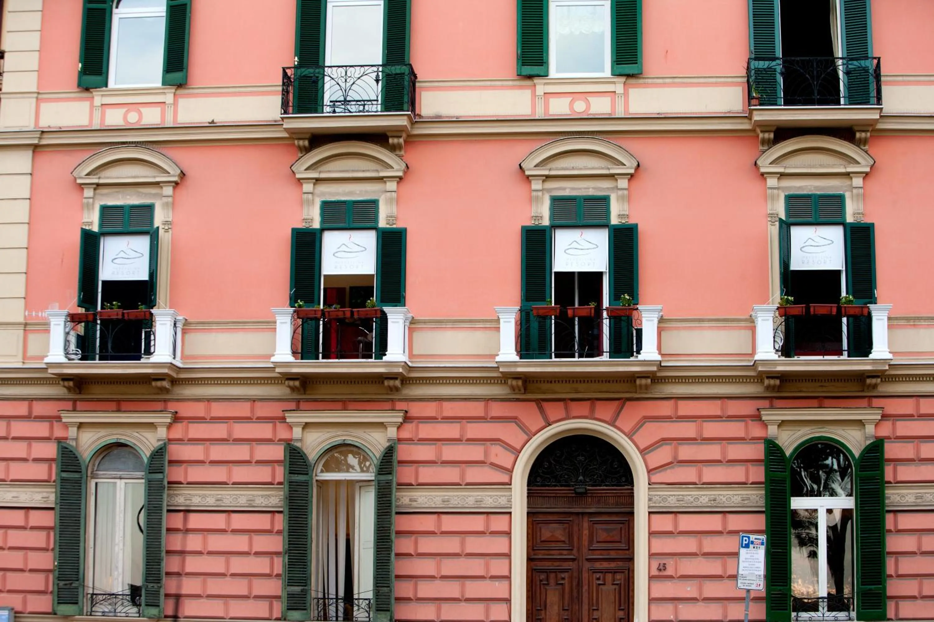 Facade/entrance in MergellinaResort