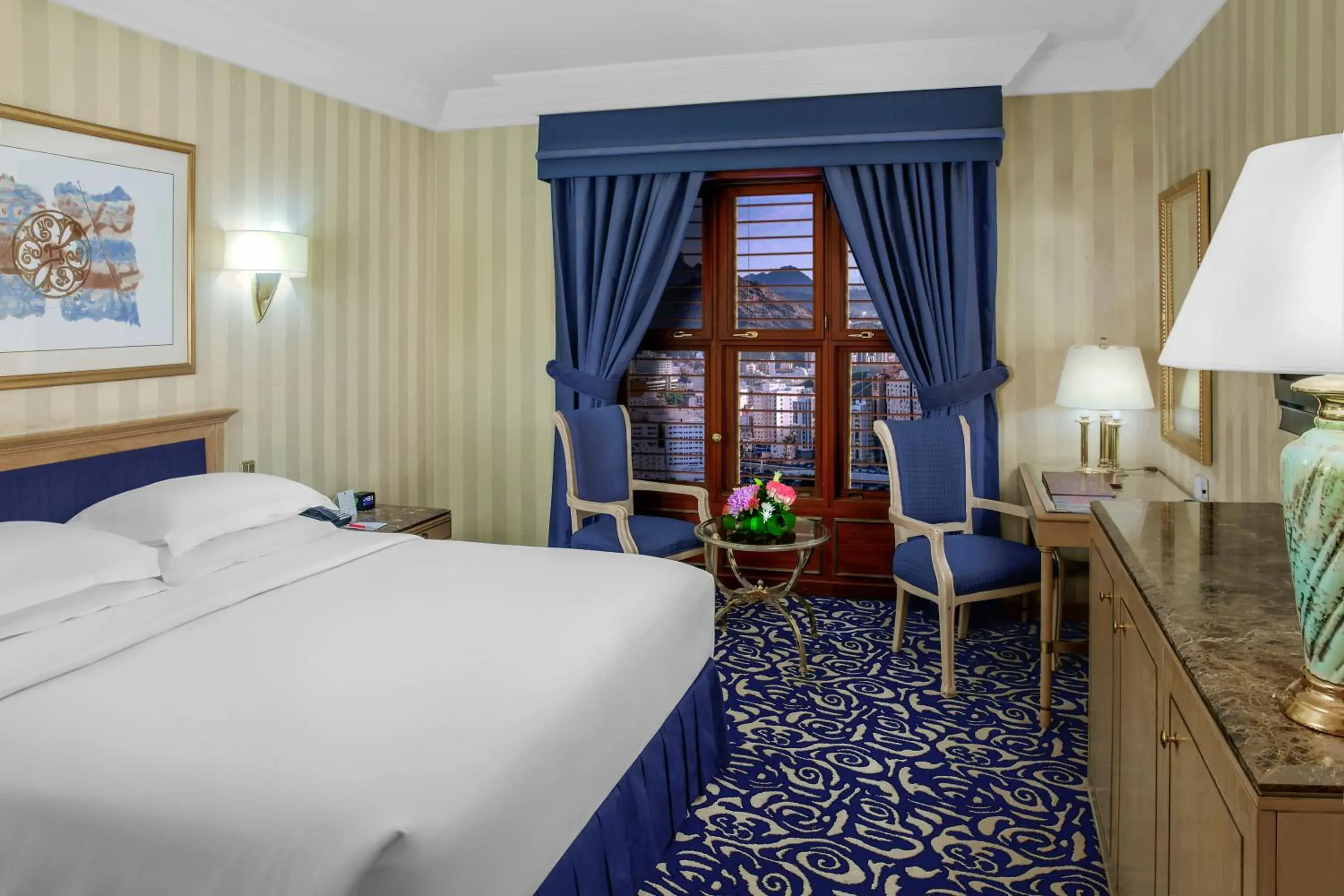 Guest Room with One King Bed in Makkah Hotel Guest Room with One King Bed in Makkah Hotel