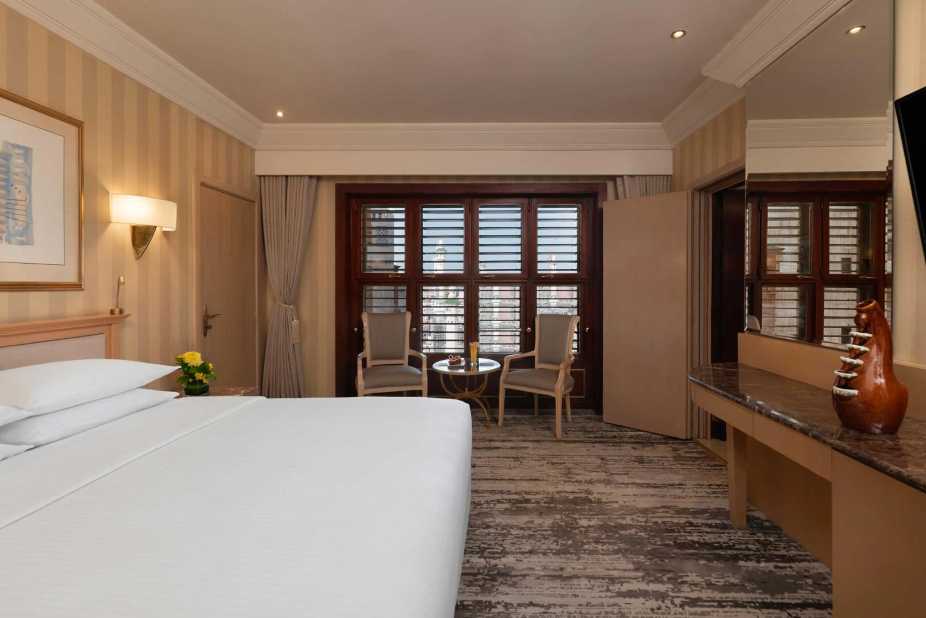 Bedroom, Bed in Makkah Hotel