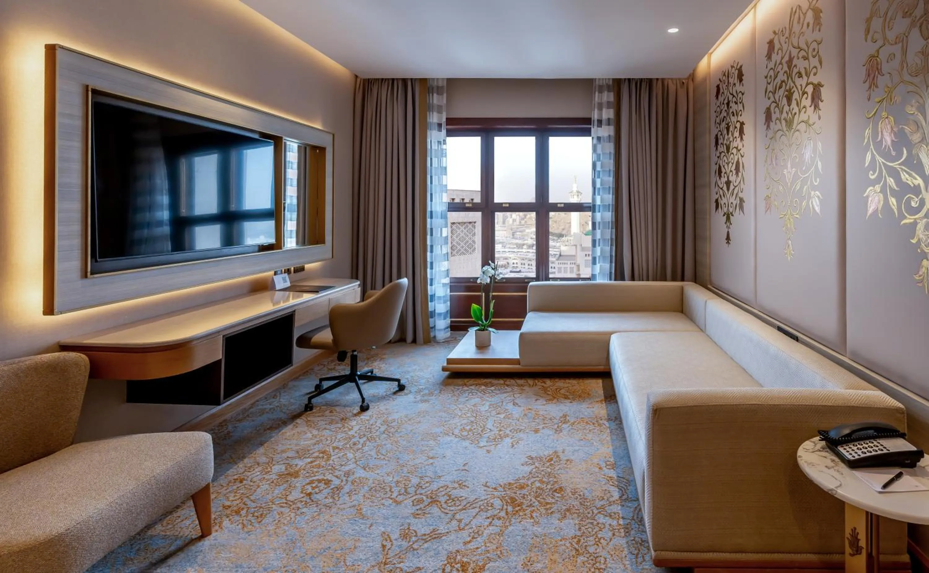 Living room in Makkah Hotel