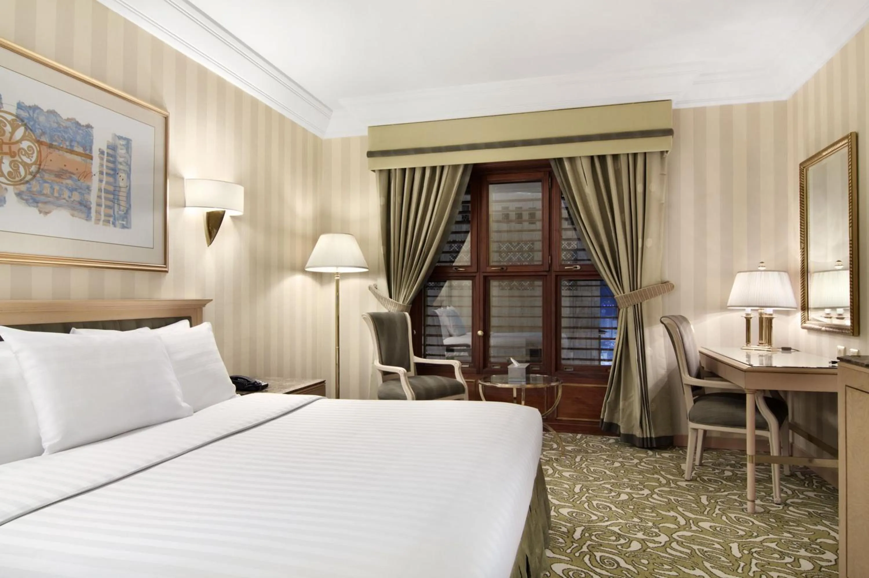 Bedroom, Bed in Makkah Hotel