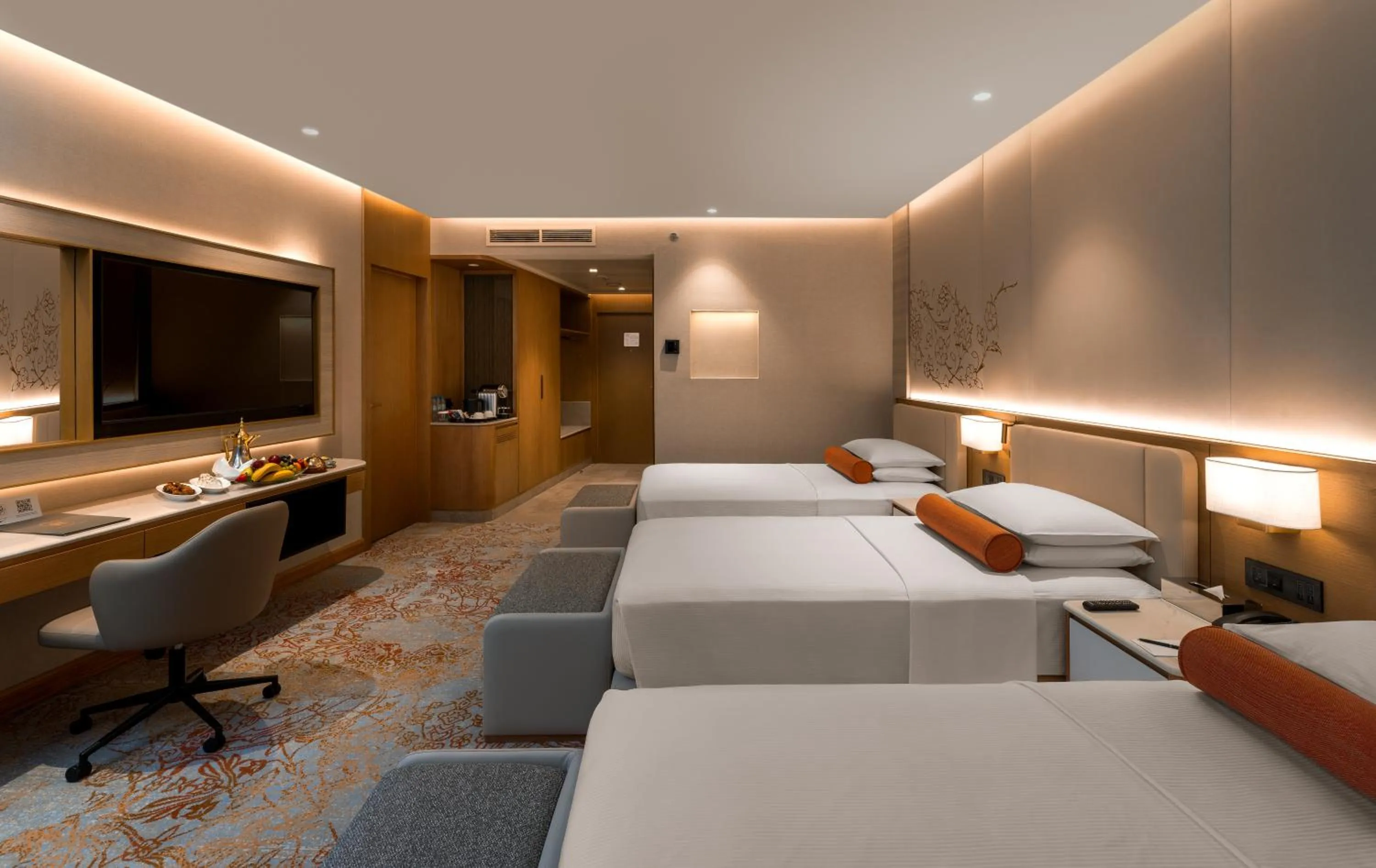 Bedroom, Bed in Makkah Hotel