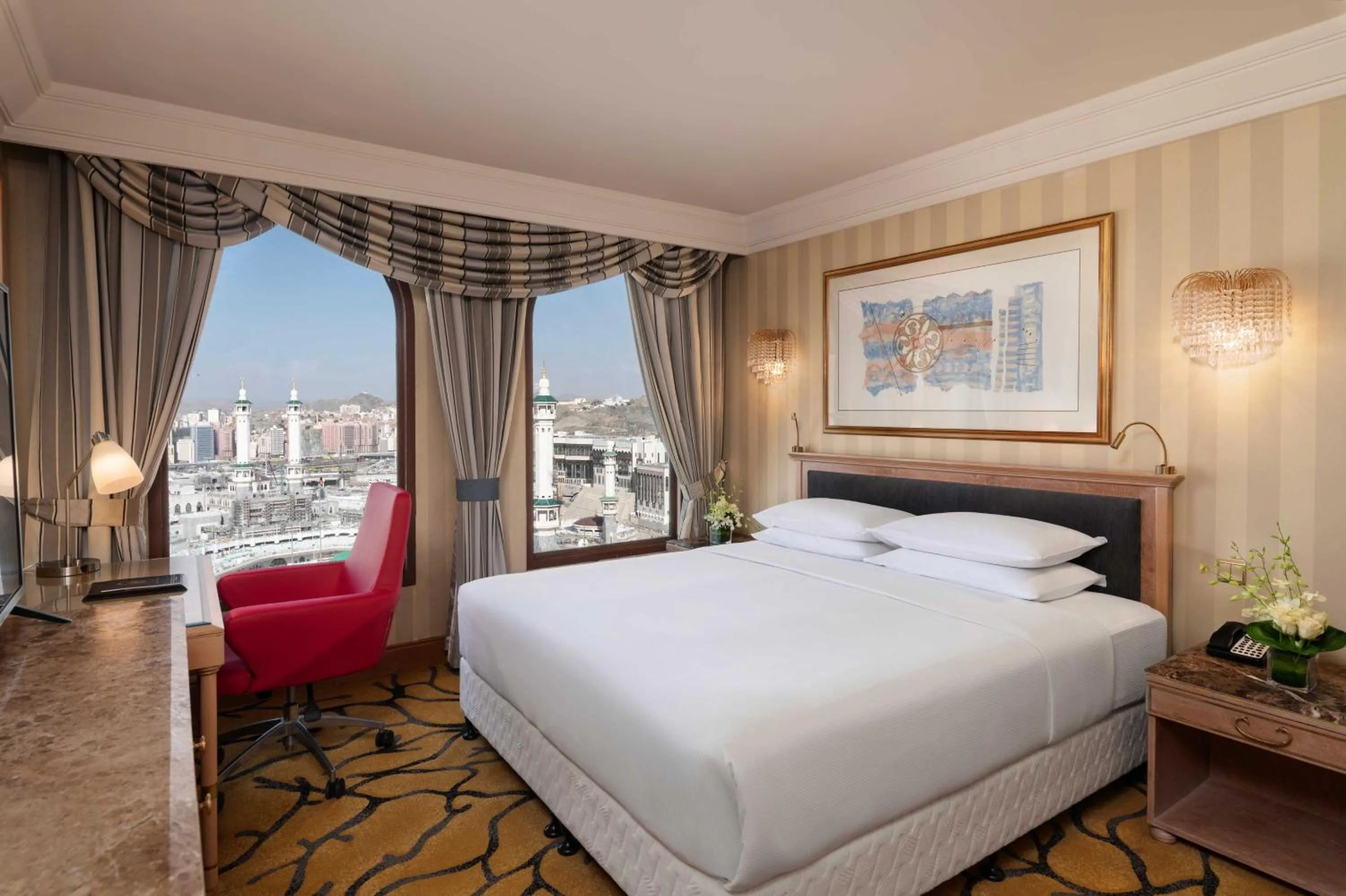 Bedroom, Bed in Makkah Hotel