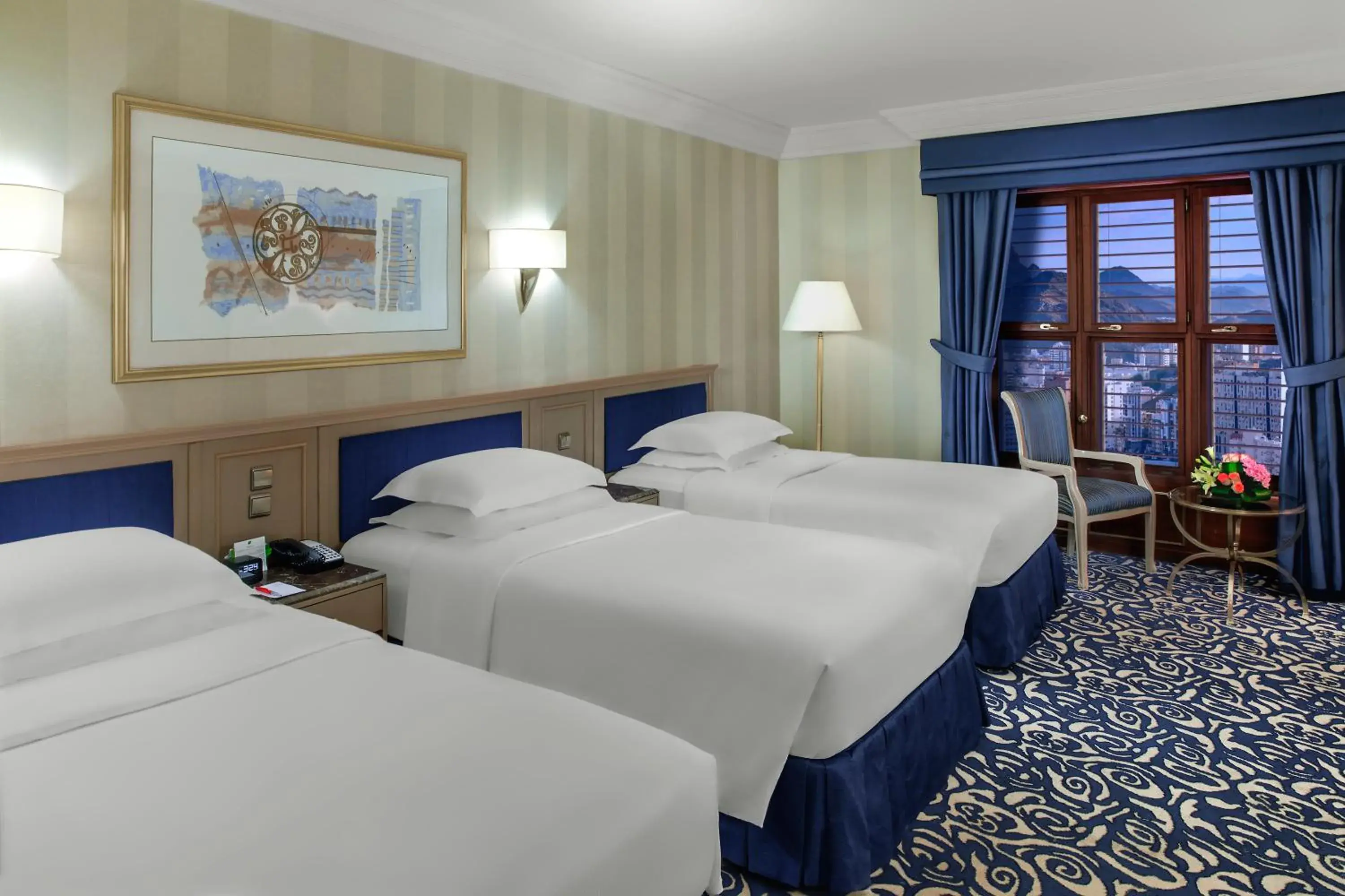 Family Room with Three Twin Beds in Makkah Hotel Family Room with Three Twin Beds in Makkah Hotel