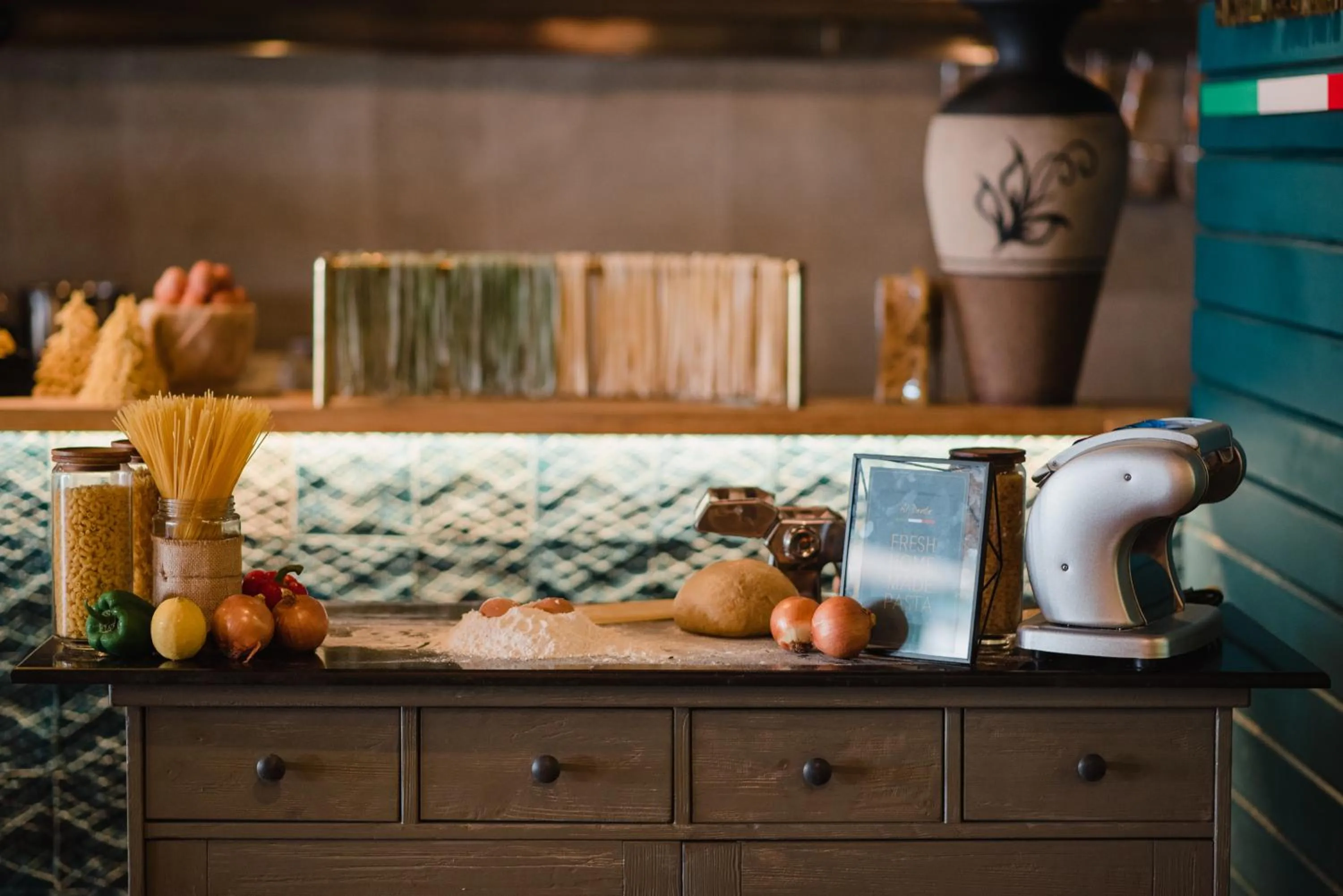 Restaurant/places to eat in Ramayana Suites and Resort