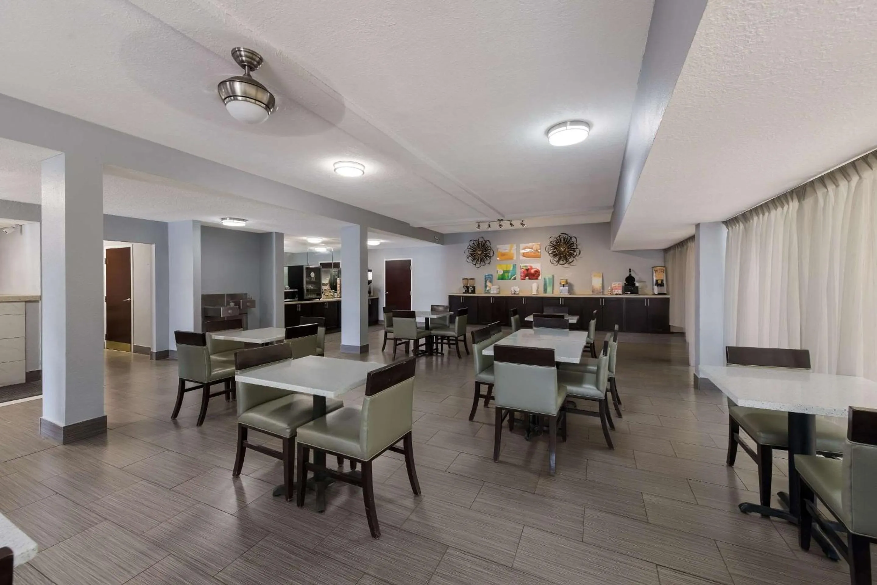 Breakfast in Quality Inn Orange Park Jacksonville