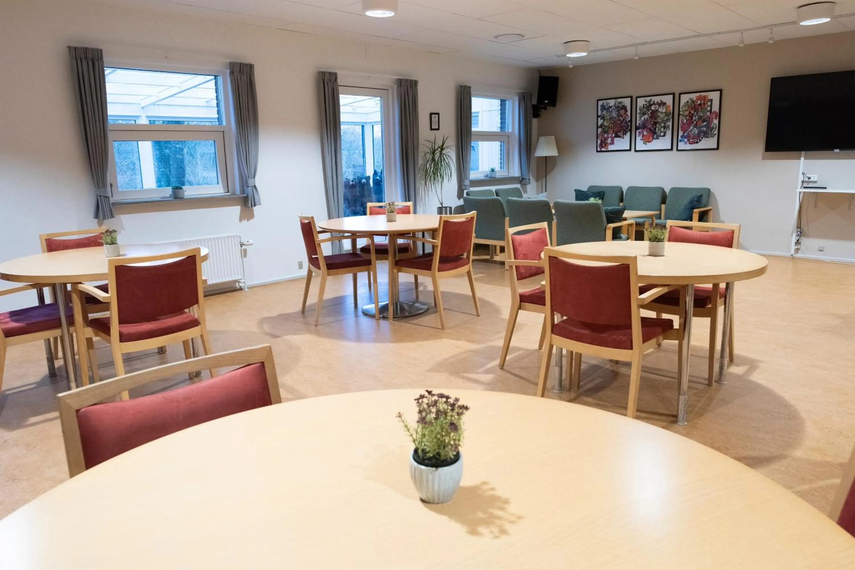 Communal lounge/ TV room in Aarhus Hostel og Hotel