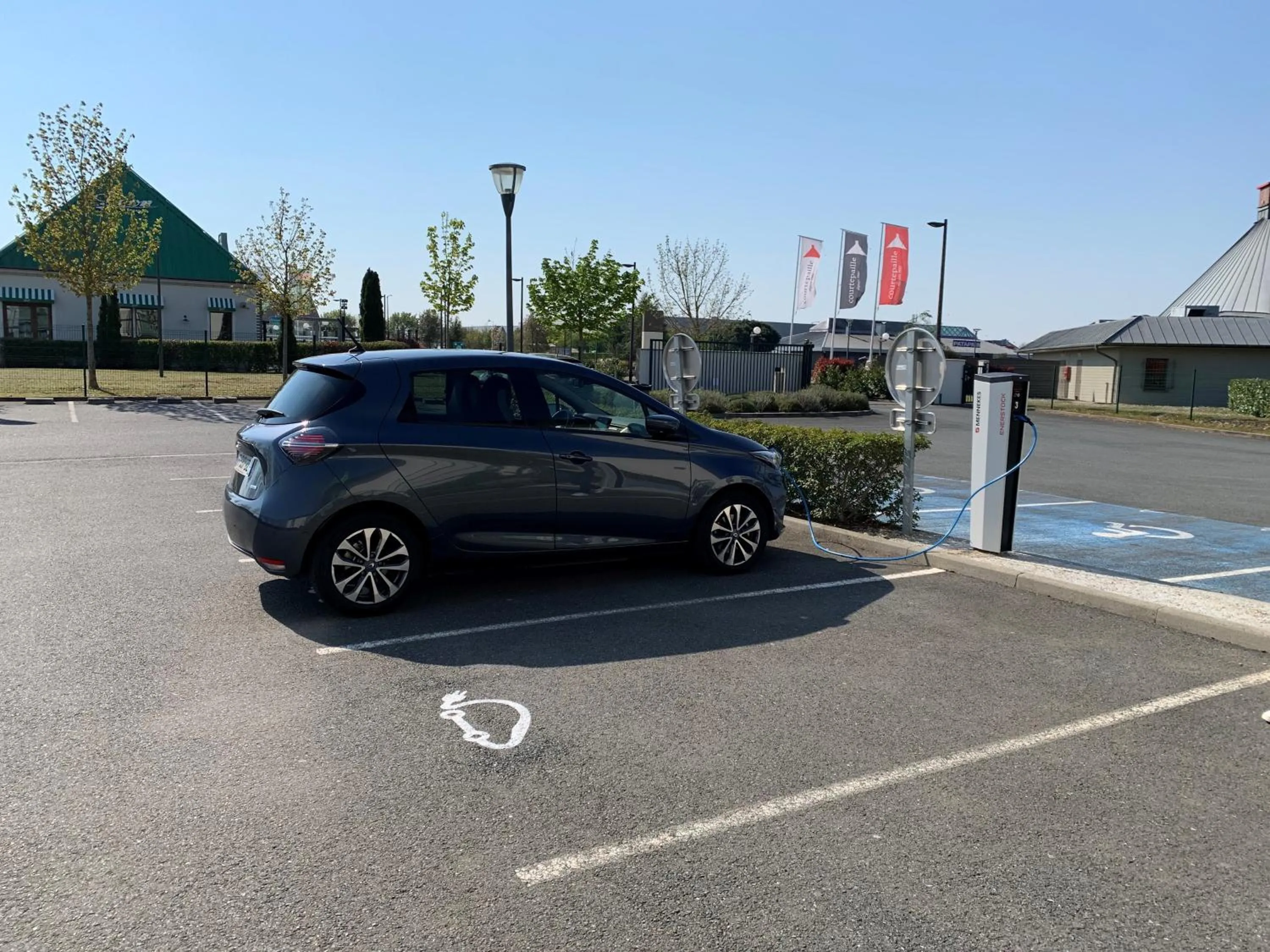 Parking in Hôtel Ibis Styles Bourges