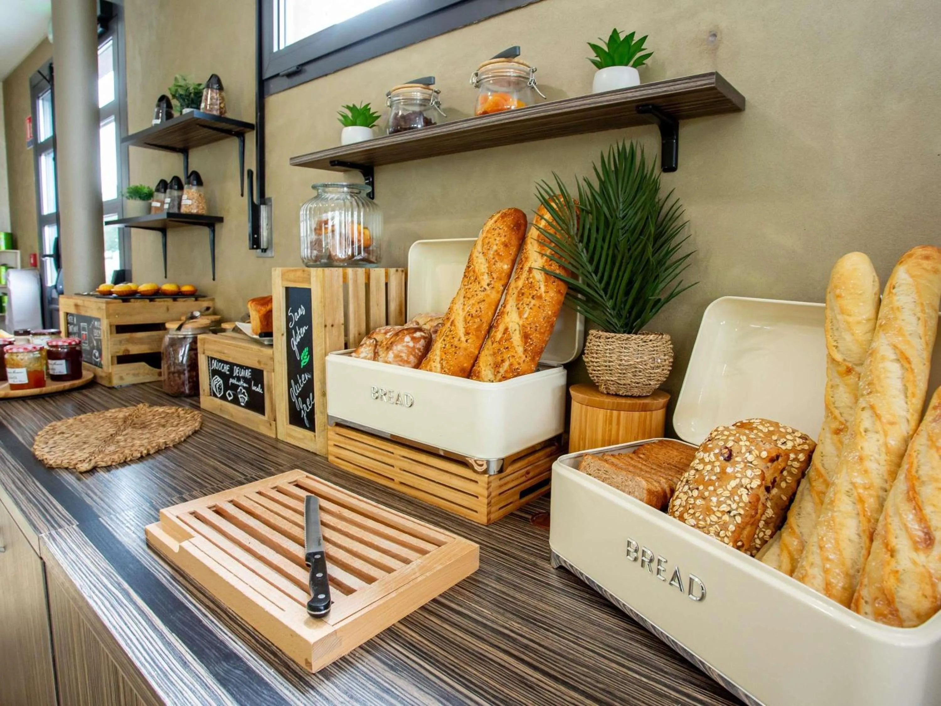 Breakfast in Hôtel Ibis Styles Bourges