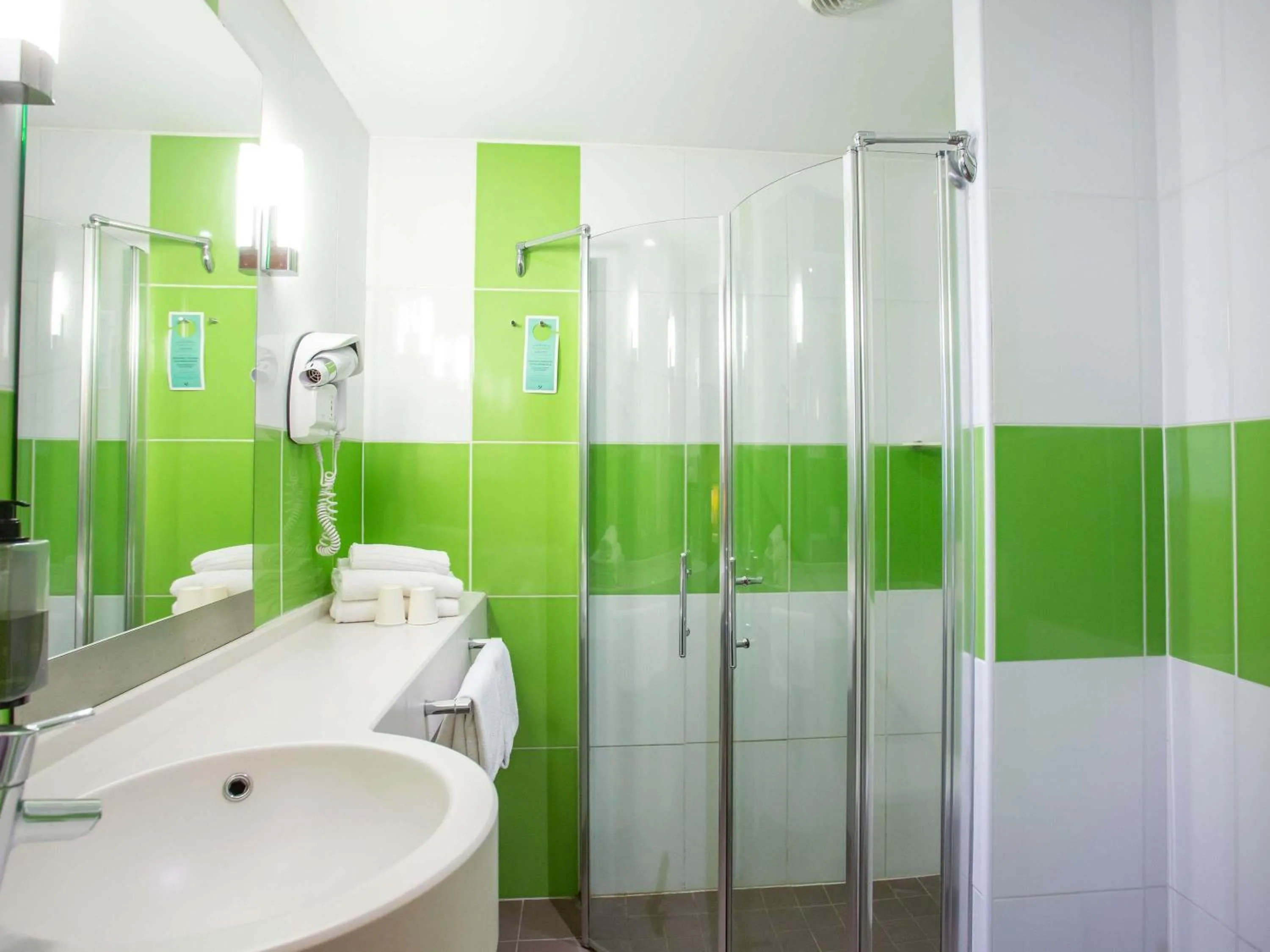 Bedroom in Hôtel Ibis Styles Bourges