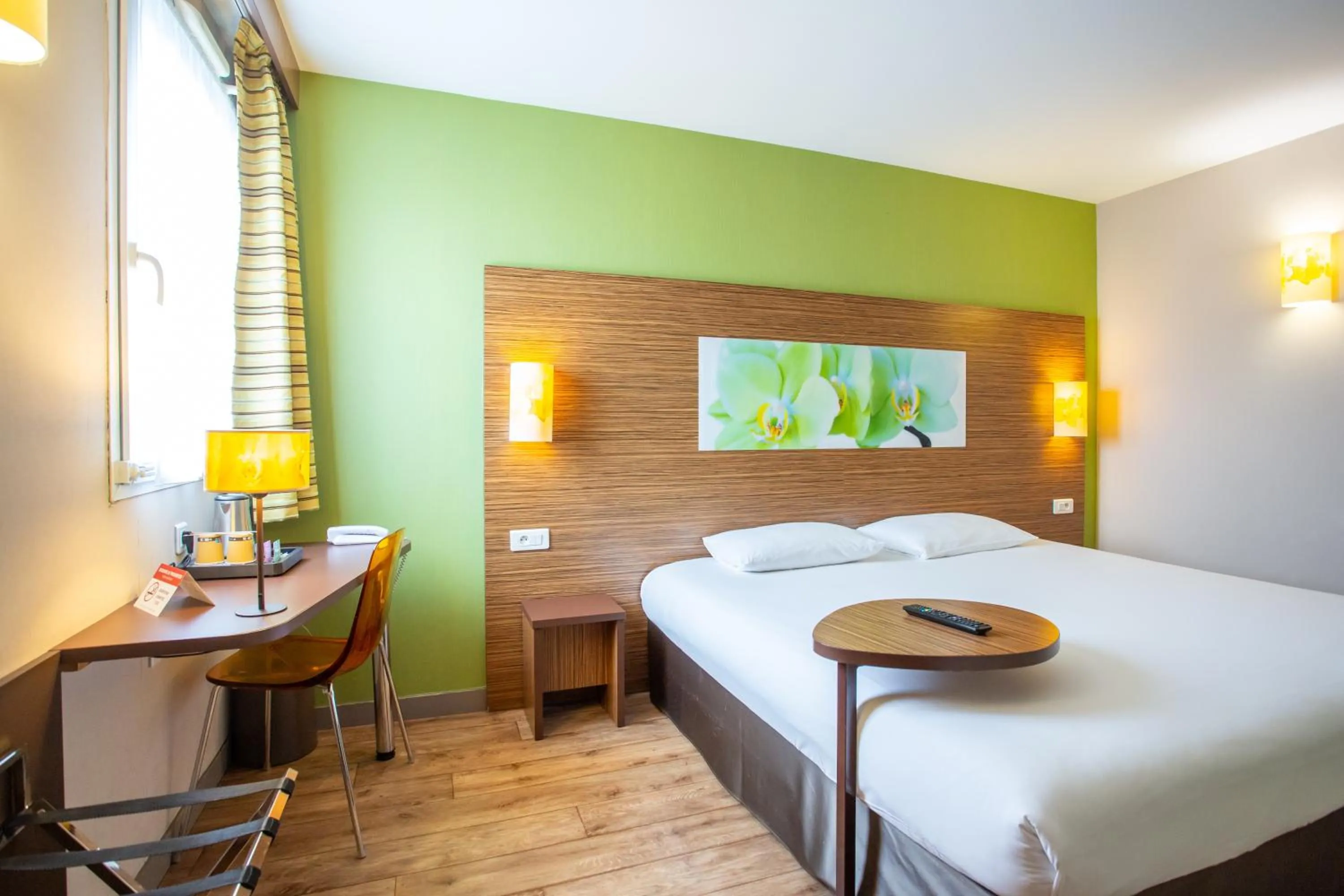 Bedroom, Bed in Hôtel Ibis Styles Bourges