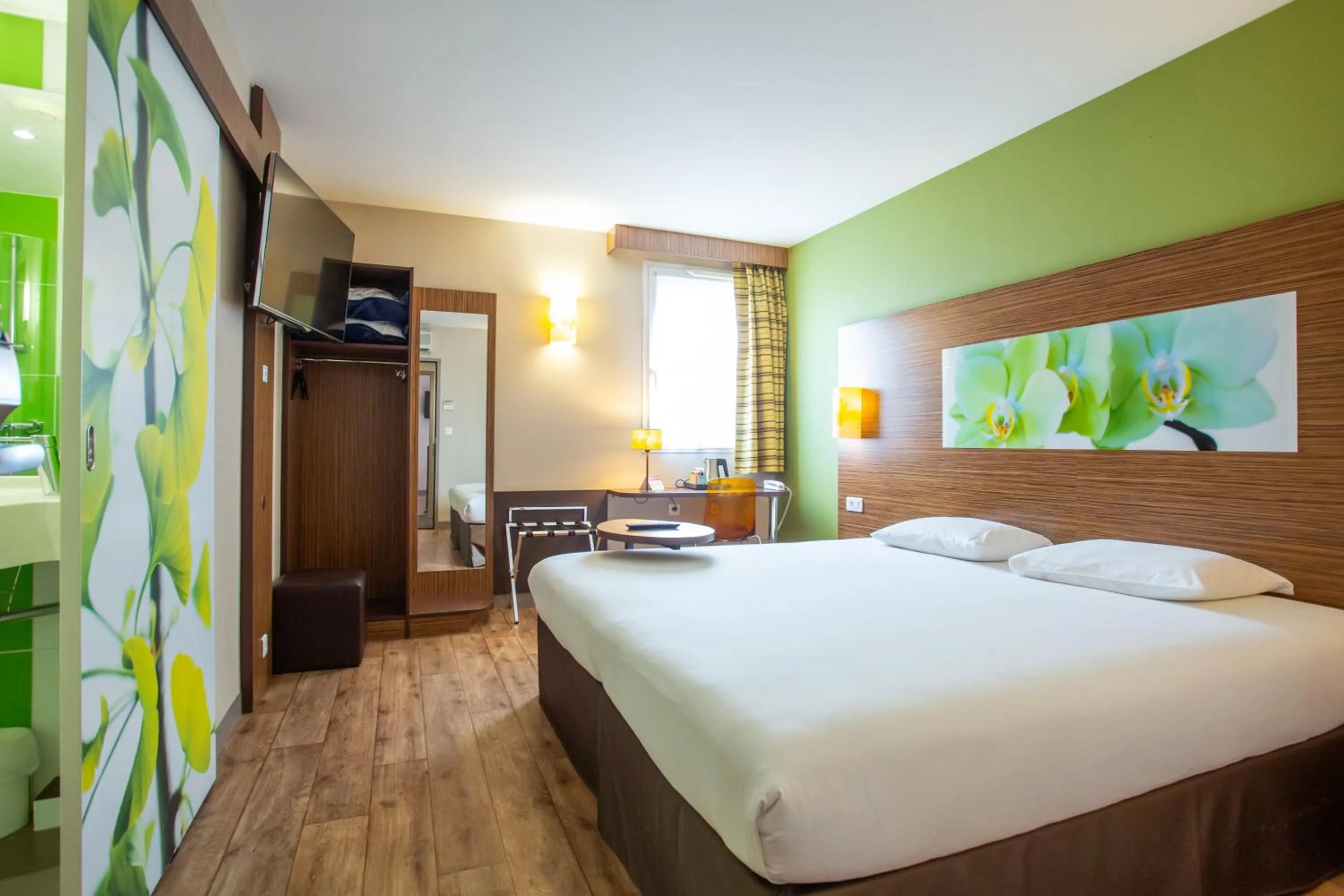 Bedroom, Bed in Hôtel Ibis Styles Bourges
