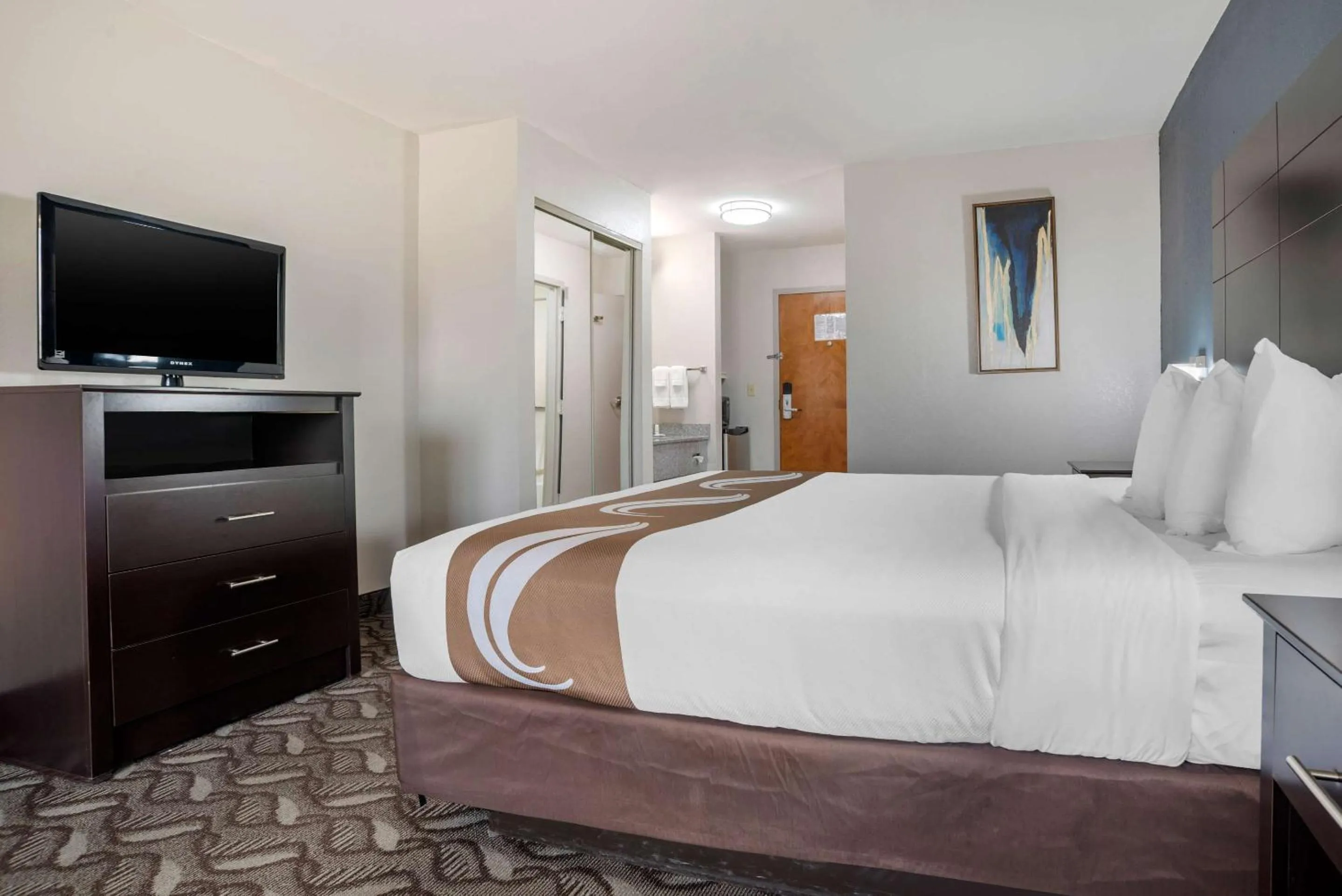 Bedroom, Bed in Quality Suites Baton Rouge East - Denham Springs