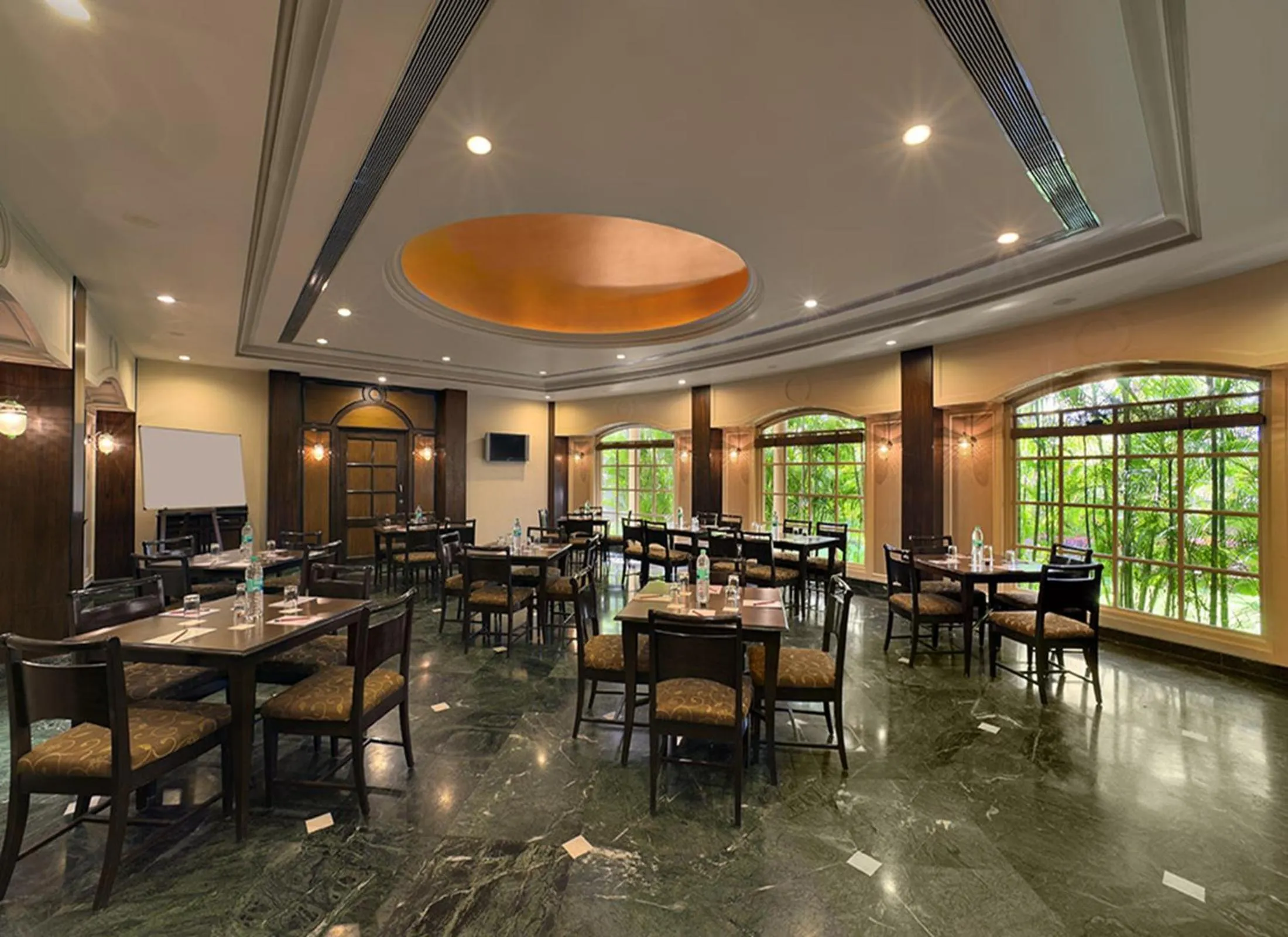 Restaurant/places to eat in Renest Shraddha Inn - Shirdi