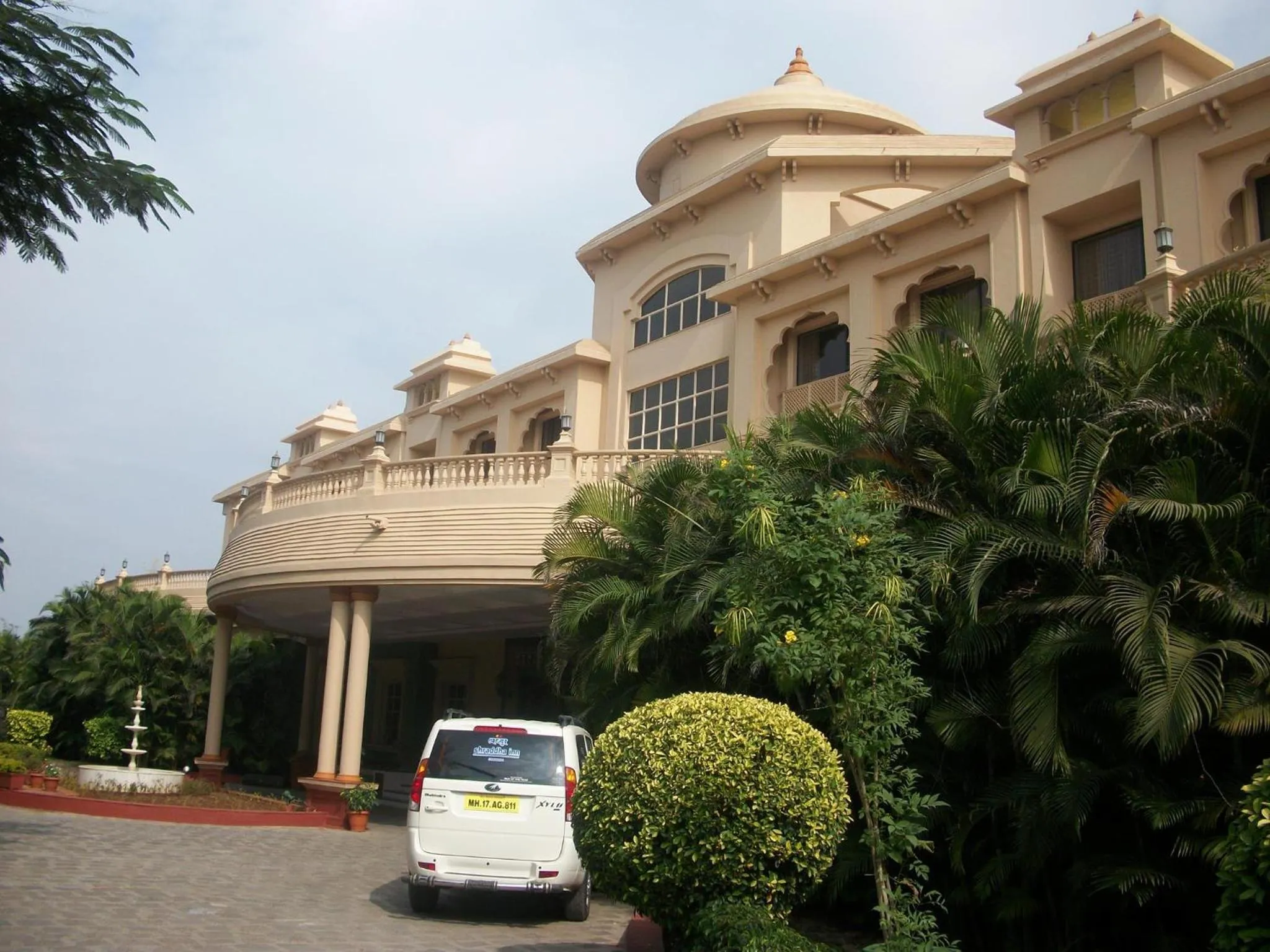 Facade/entrance in Renest Shraddha Inn - Shirdi