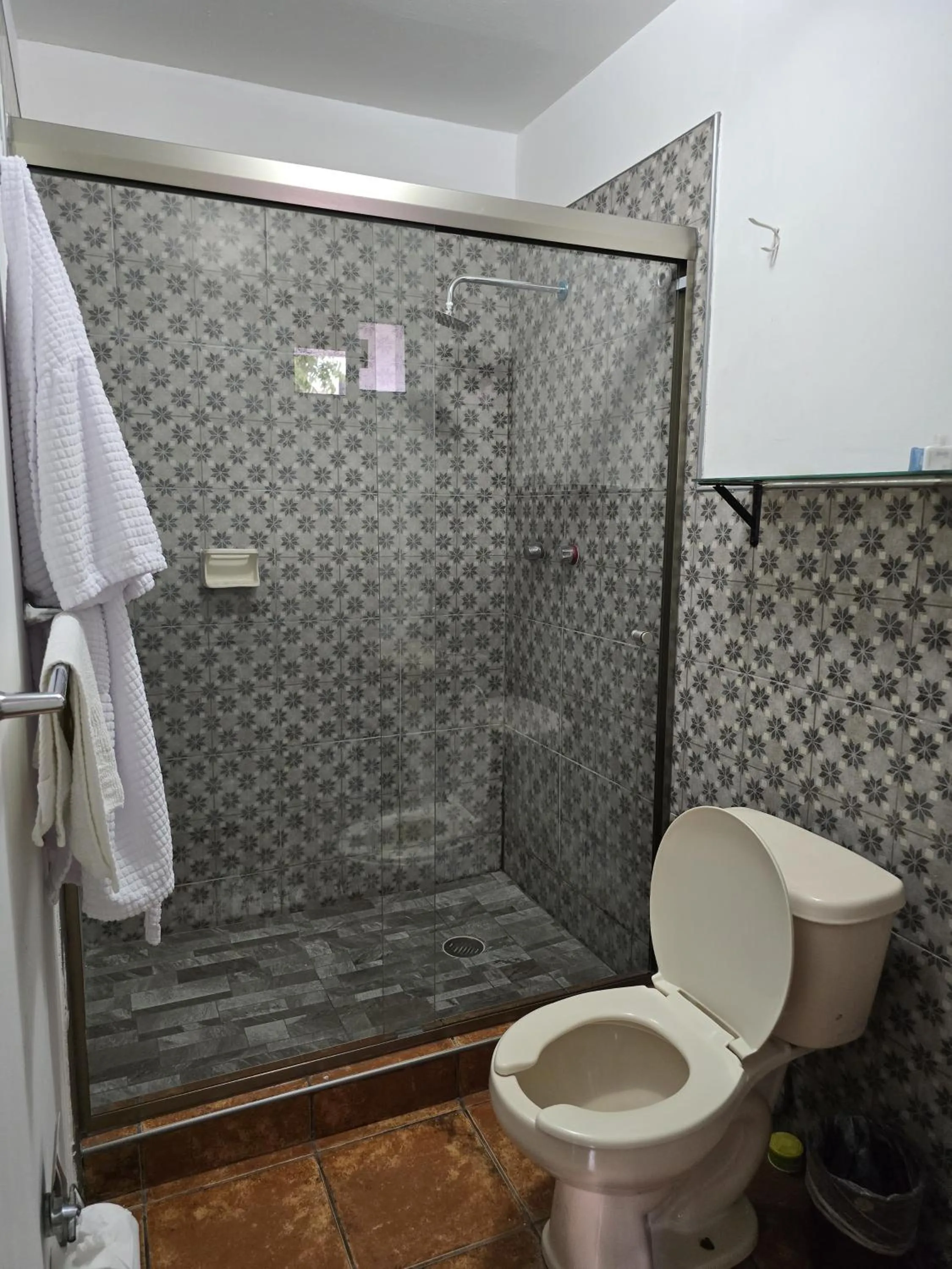 Shower in HOTEL BOUTIQUE EL VIEJO MUNDO