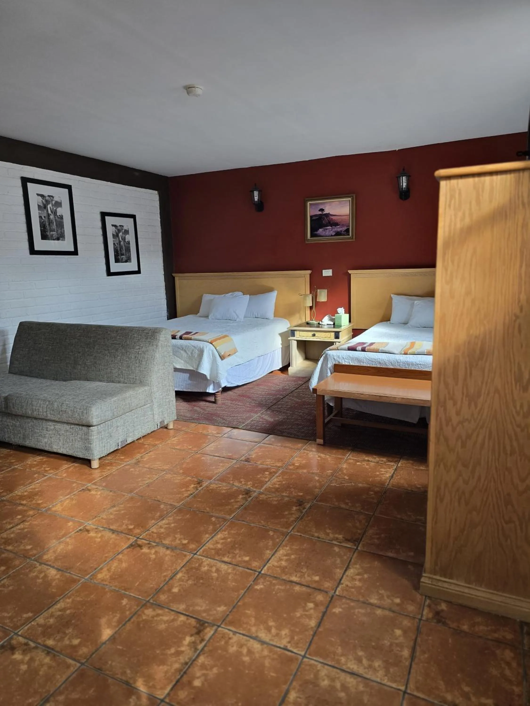 Living room, Bed in HOTEL BOUTIQUE EL VIEJO MUNDO