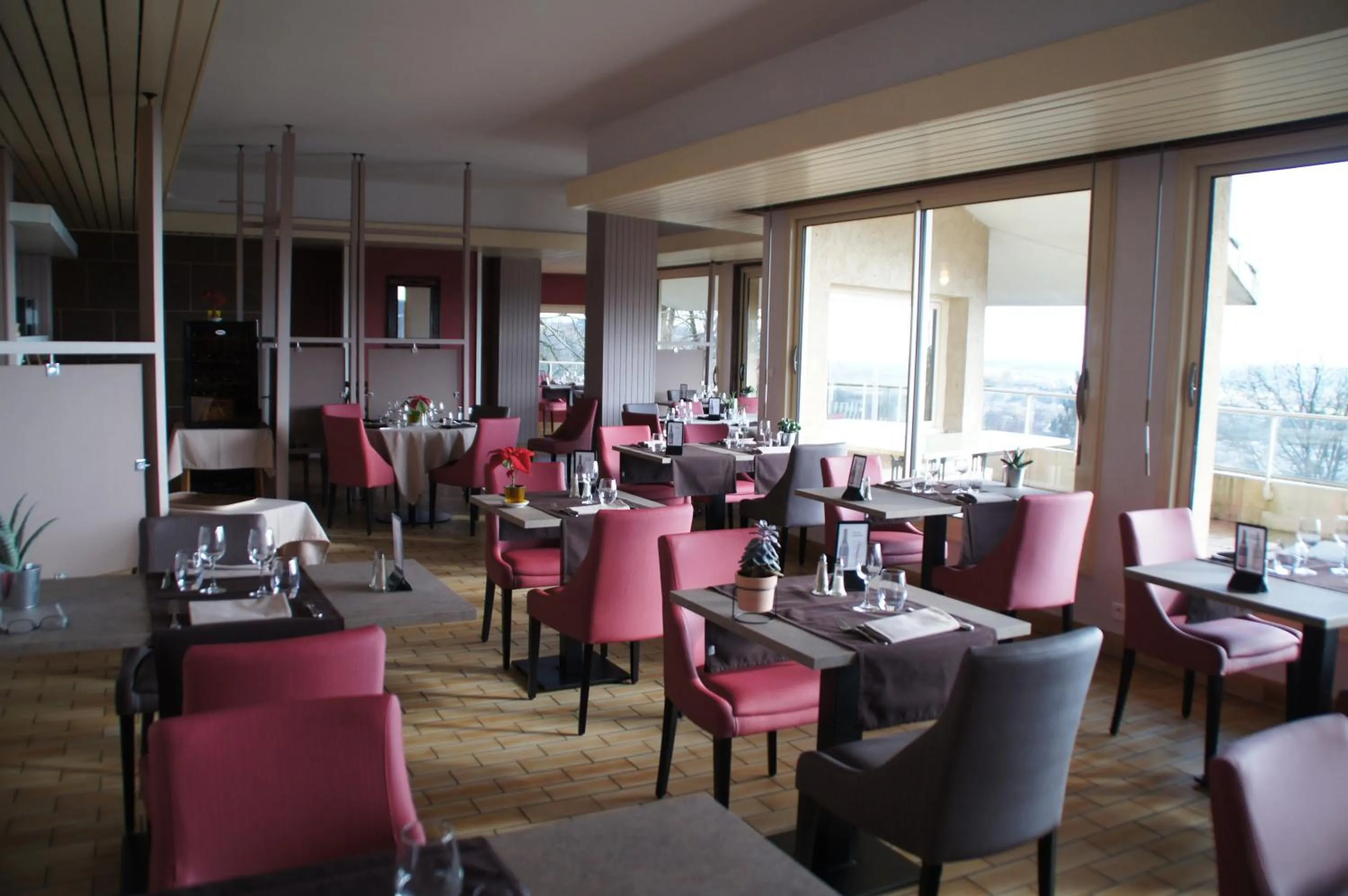 Dining area in Logis Hôtel de la Bruyere