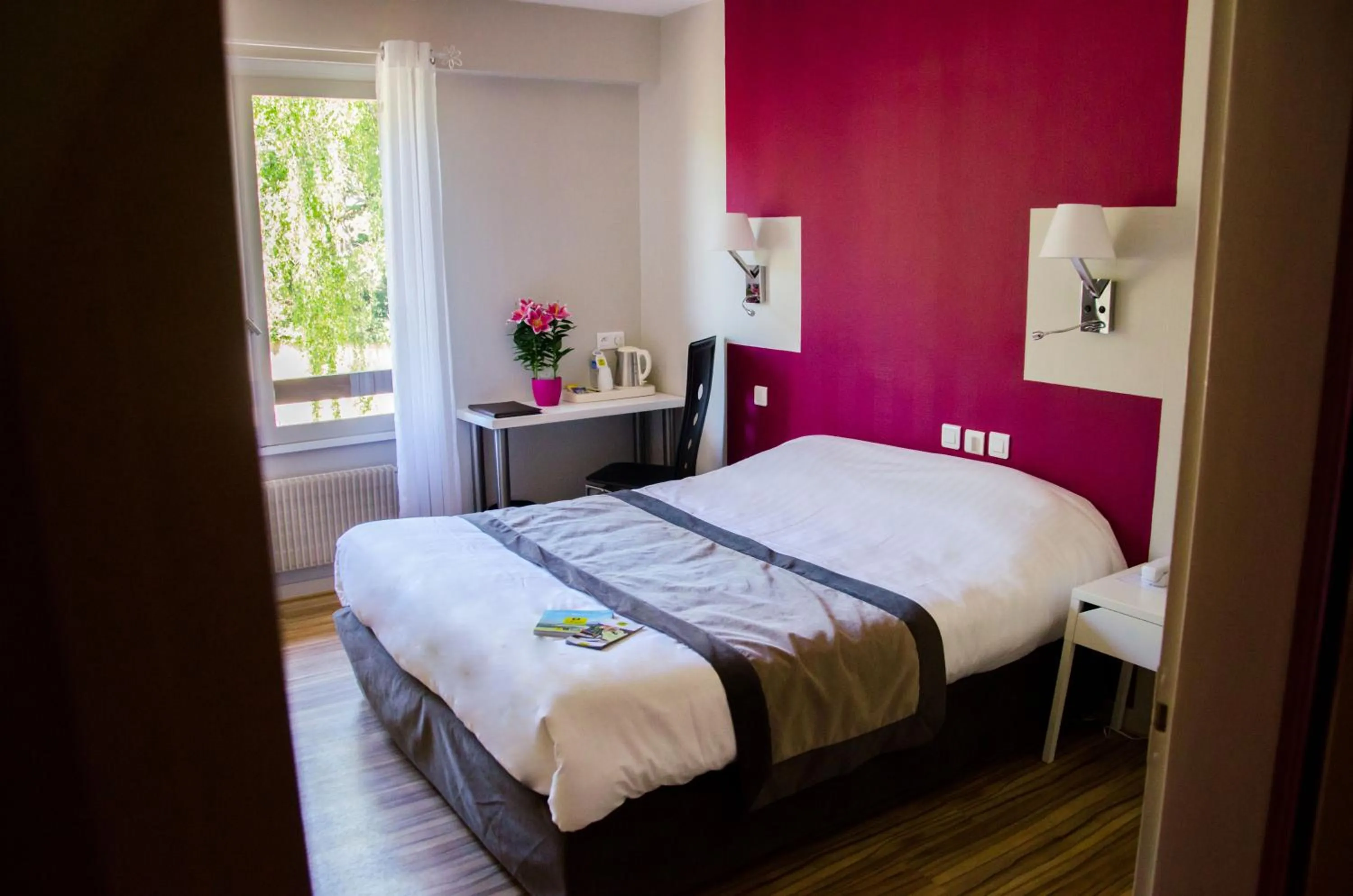 Photo of the whole room, Bed in Logis Hôtel de la Bruyere