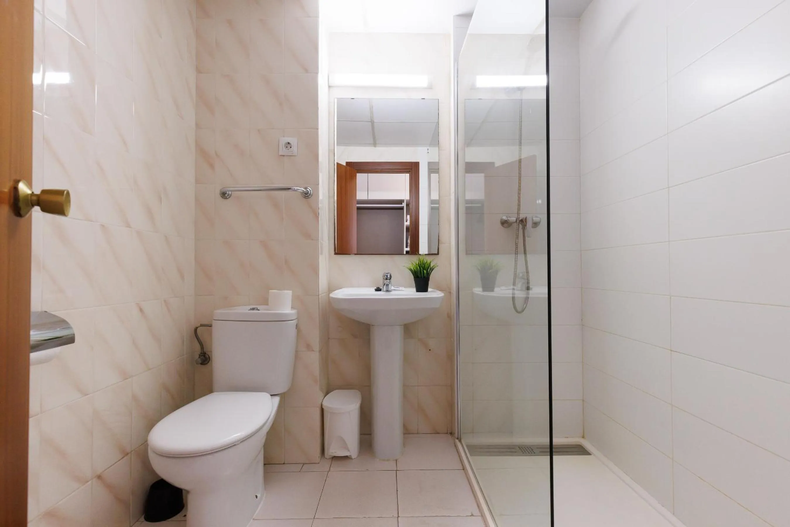 Bathroom in Salou Pacific Rentalmar