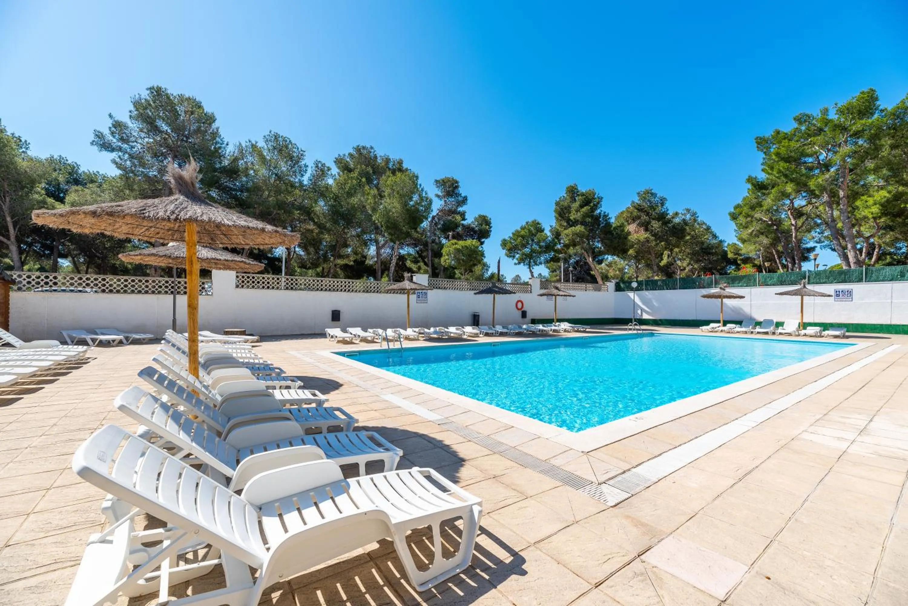 Pool view in Salou Pacific Rentalmar